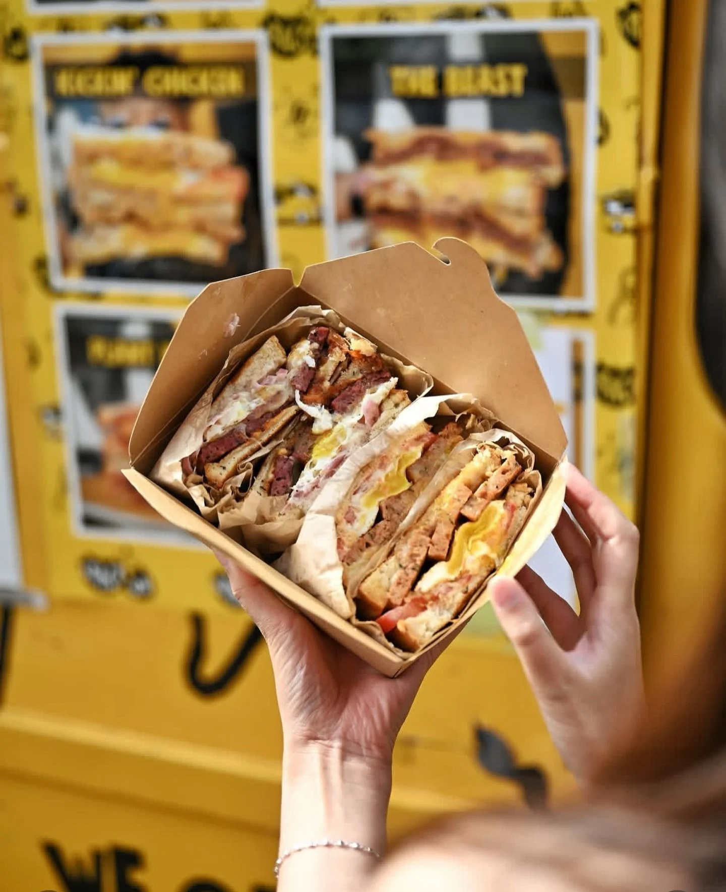 Good weather? Say less. We&rsquo;re firing up the grill and heading out. ☀️🔥🚚 Find us at Olympic Village and River District this weekend or grab a pack of bacon at the Vancouver farmers markets. 

📸: @elaineeats_ 

#crackon #supportlocal #vancouve