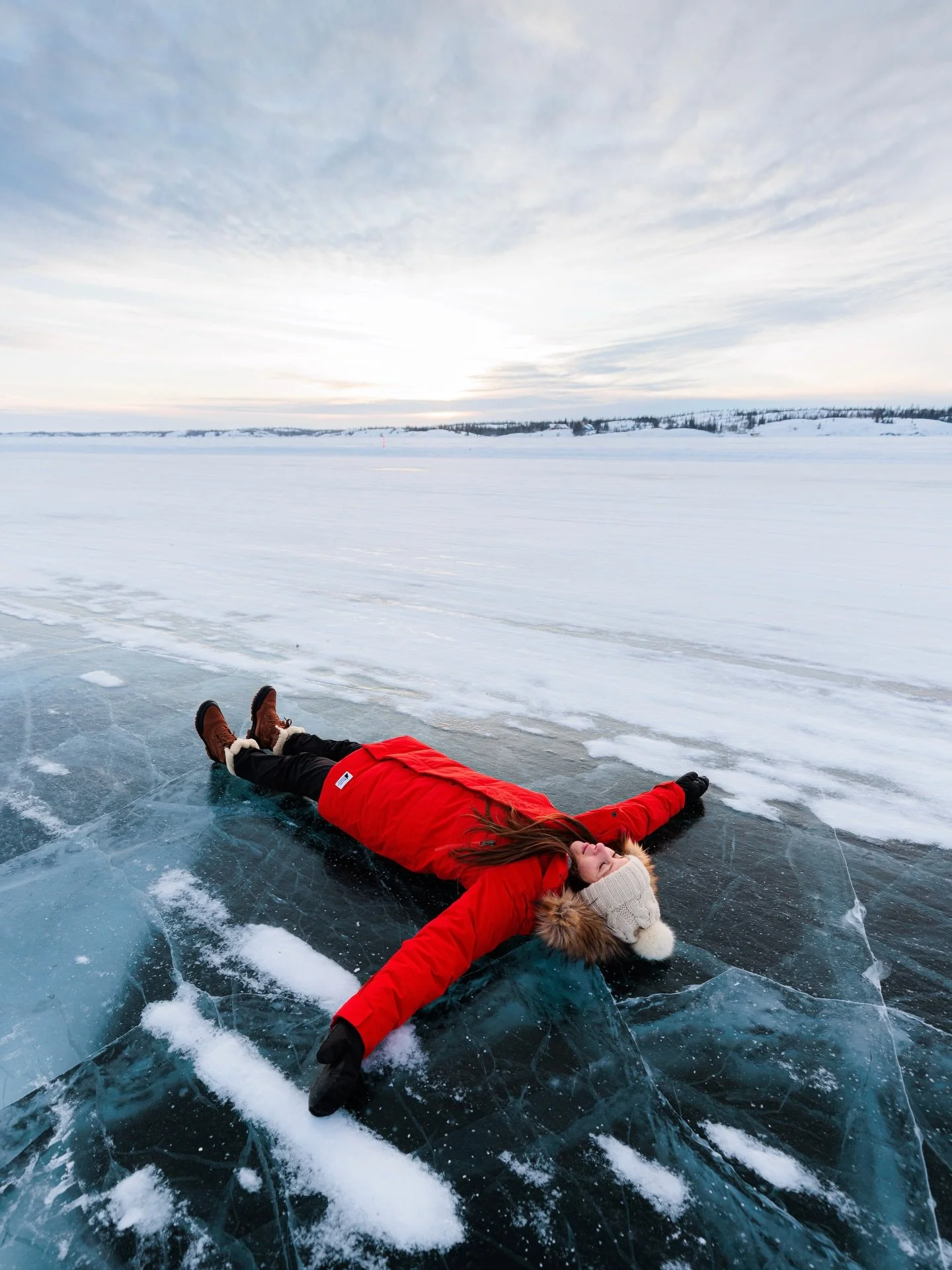 Postcards from winter in Yellowknife, Northwest Territories 🇨🇦❄️🐕

A city located on the frozen edge of Great Slave Lake, about 400 km south of the Arctic Circle. Yellowknife is one of the best places in Canada to see the Northern Lights, go dog s