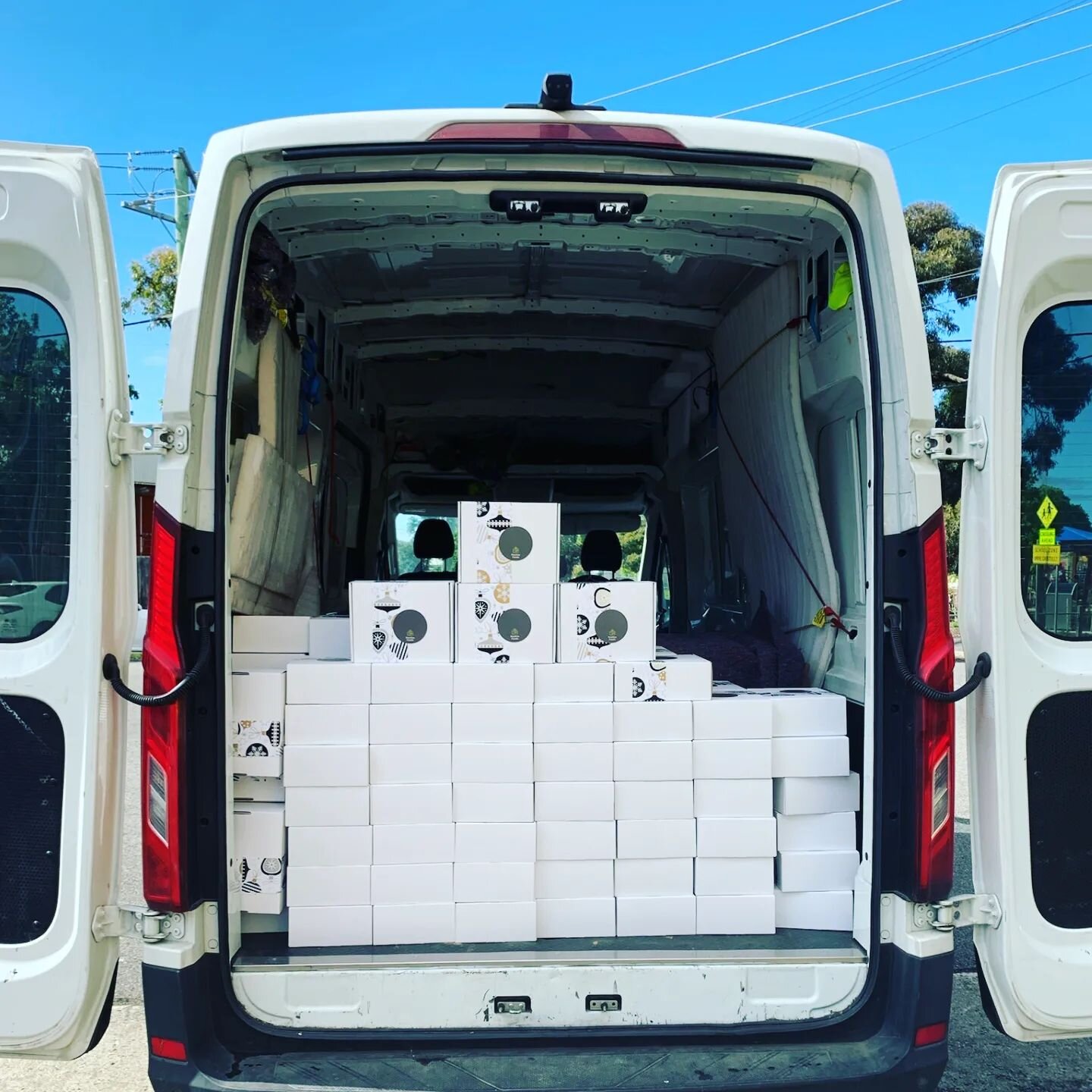Another big delivery going out yesterday for some very lucky teachers. As we all know, our teachers are unsung heroes and deserve all the thanks in the world!
Featuring sweet deliciousness  from some of our local favourites 
@springhill_farm 
@wonder