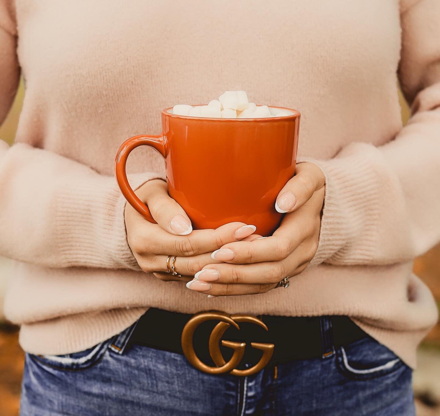 🍁 🇫&zwnj;🇦&zwnj;🇱&zwnj;🇱&zwnj;☕️
.
.
.
#fallminisessions #fall #fallphotography #falleverything #photography #photooftheday #photoshoot #fallphotoshoot #hotchocolate #surreyphotographer #bc #vancouverphotographer