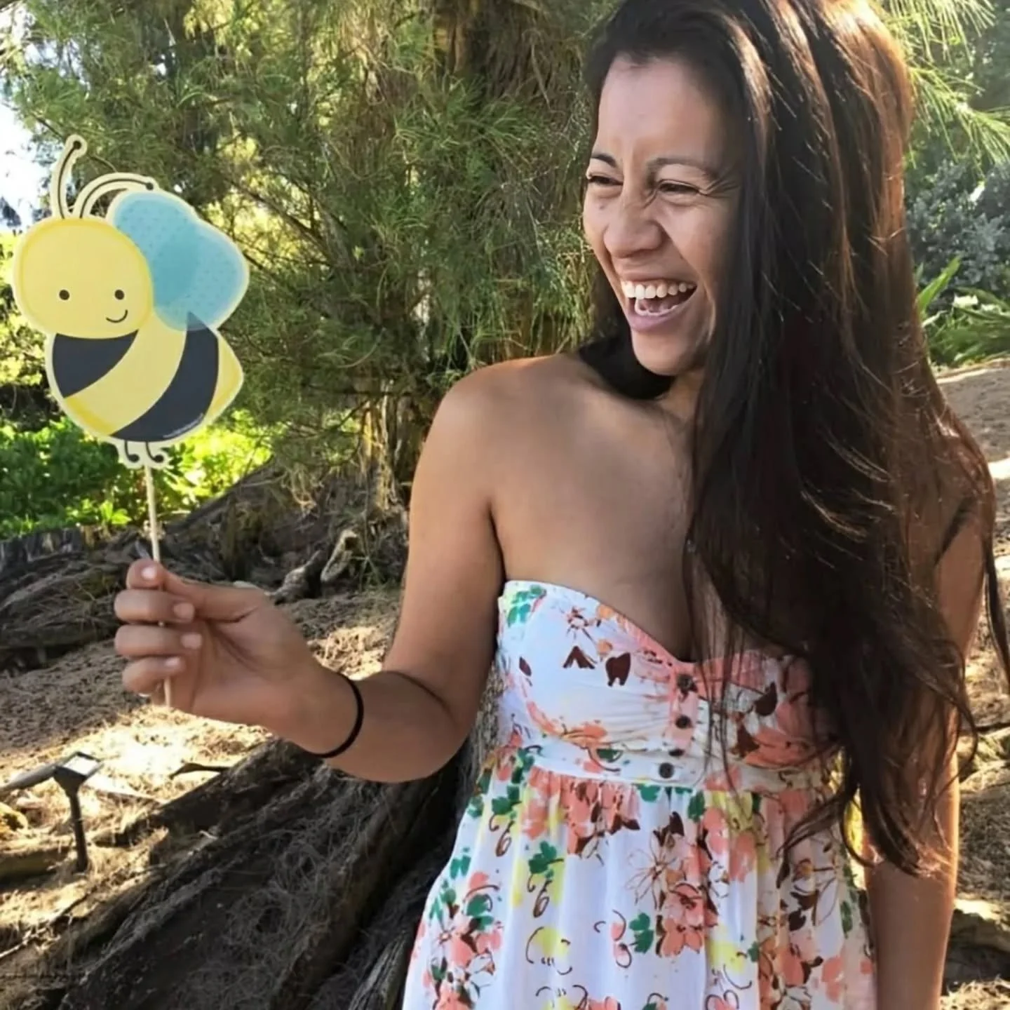 🐝 31 Days of Bees Challenge #31DOB25

Day 1: Introduce yourself &amp; find 3 new friends to follow

Aloha! My name is Jasmine Joy and I have been rescuing/tending feral honeybee genetics in Hawai'i since summer of 2011.

Although one of my earliest 