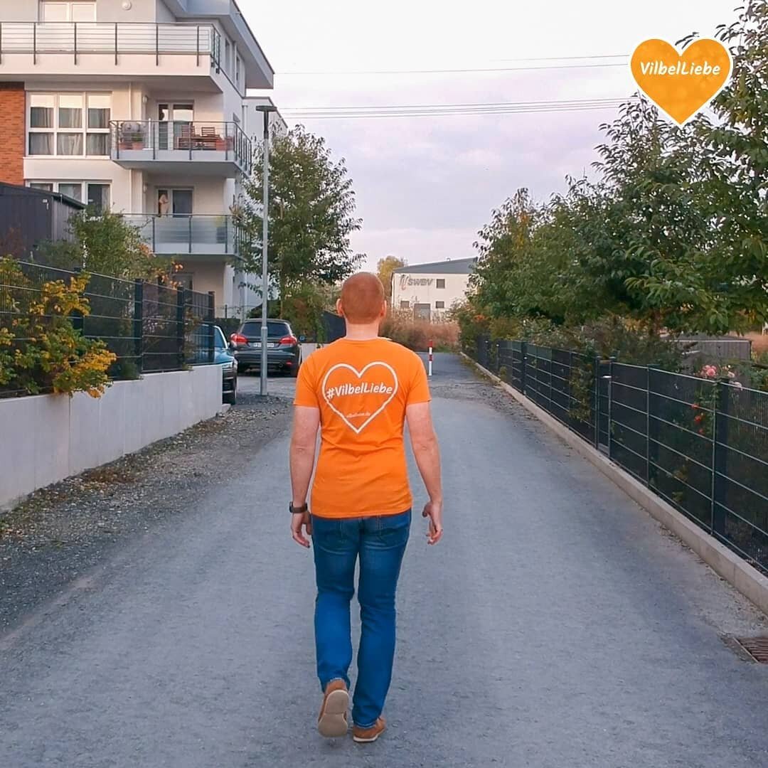 Zeigt uns eure VilbelLiebe! 🧡

Ihr m&ouml;chtet auch Momente, Orte oder Gef&uuml;hle voller #VilbelLiebe festhalten? Nutzt einfach unseren neuen Kameraeffekt 📷 &quot;HerzF&uuml;rVilbel&quot; 
um eure Stories und Videos mit einer digitalen Version d