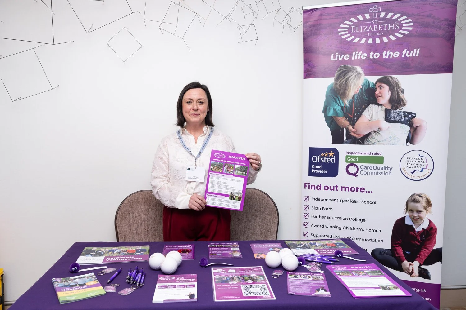 WiB 26 - stands - for web-5.jpg