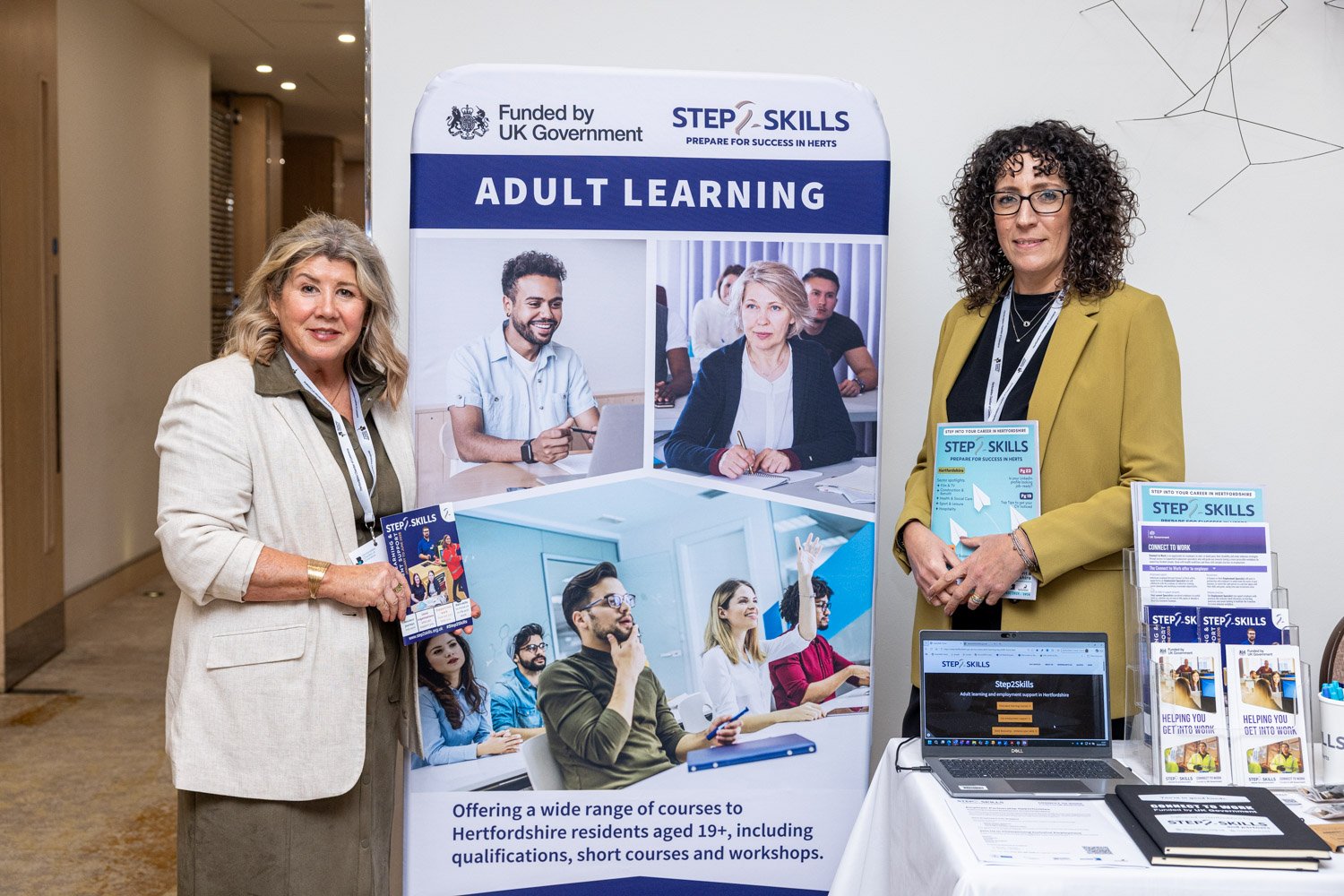 WiB 26 - stands - for web-18.jpg