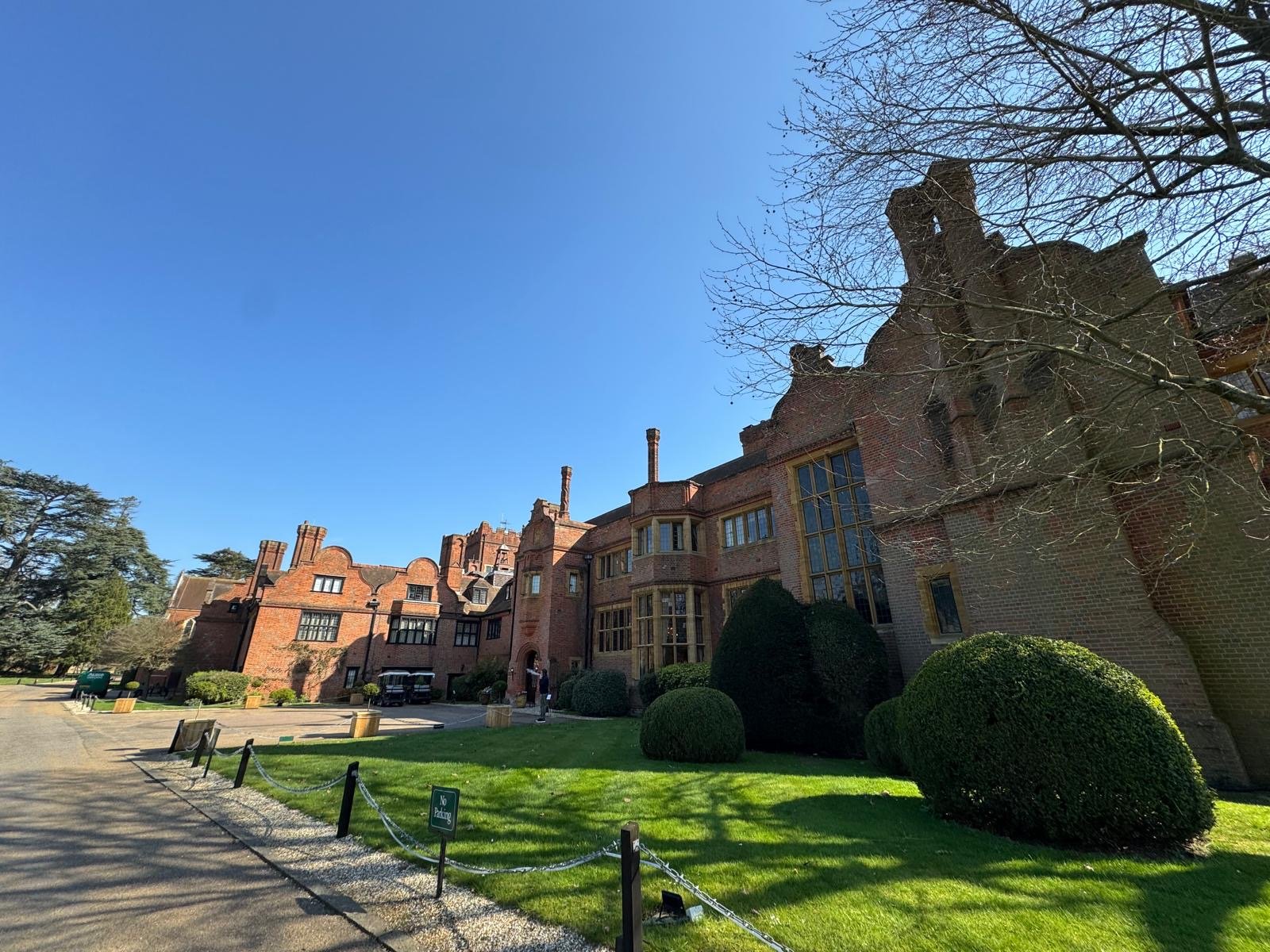 Longmores Solicitors - Family Business: 10 Generations, 10 Lessons