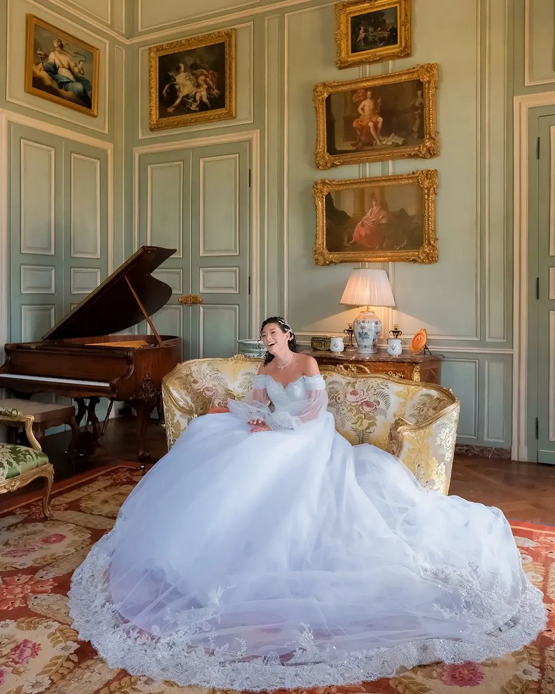 A bride's wedding day is filled with a spectrum of emotions, and we delight in capturing every one of them. In the elegant salon at the unique @chateau_de_villette , Gaya awaited her walk down the aisle. The air was thick with a blend of emotions. Ou