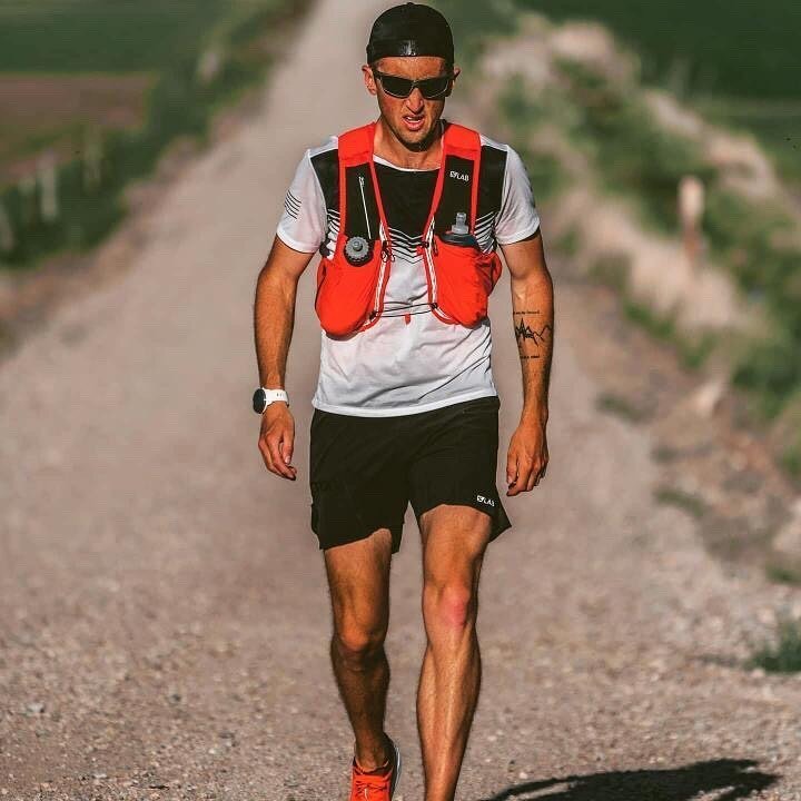 🚨IG LIVE🚨.

Tonight at 6pm EST we are welcoming on Mike McKnight. @thelowcarbrunner Mike is a fitness advocate and professional long-distance runner.  Tune in to hear Mike talk about his journey with nutrition throughout his career! 

Questions? Dr