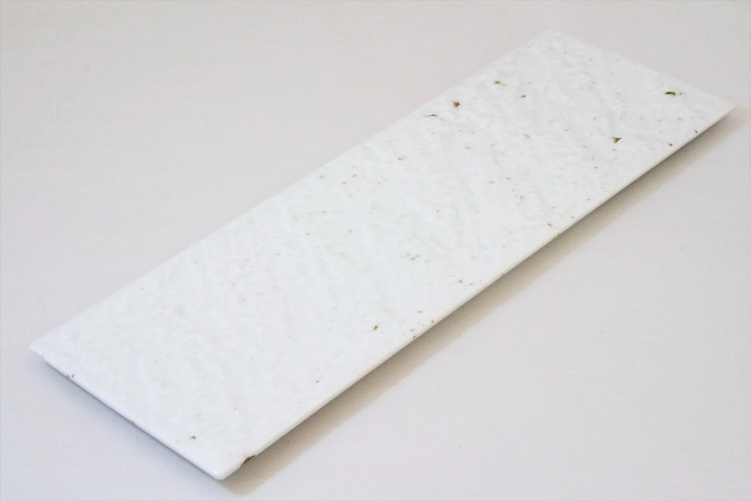 118-4438 White flat narrow rec. plate