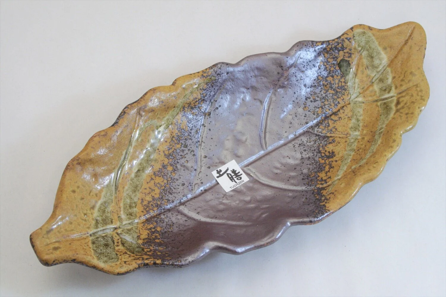 178-3061 Leaf shaped brown Sanma plate