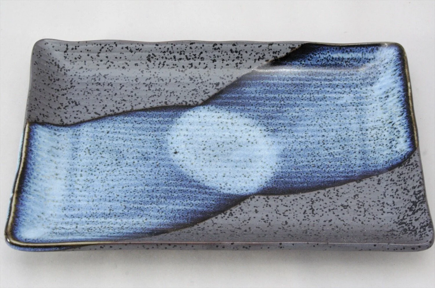 191-6025 Blue on black yokimono plate