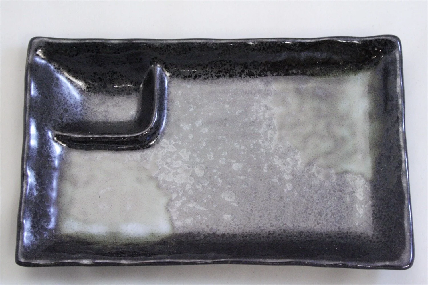 198-6240 Sectioned black yakimono plate