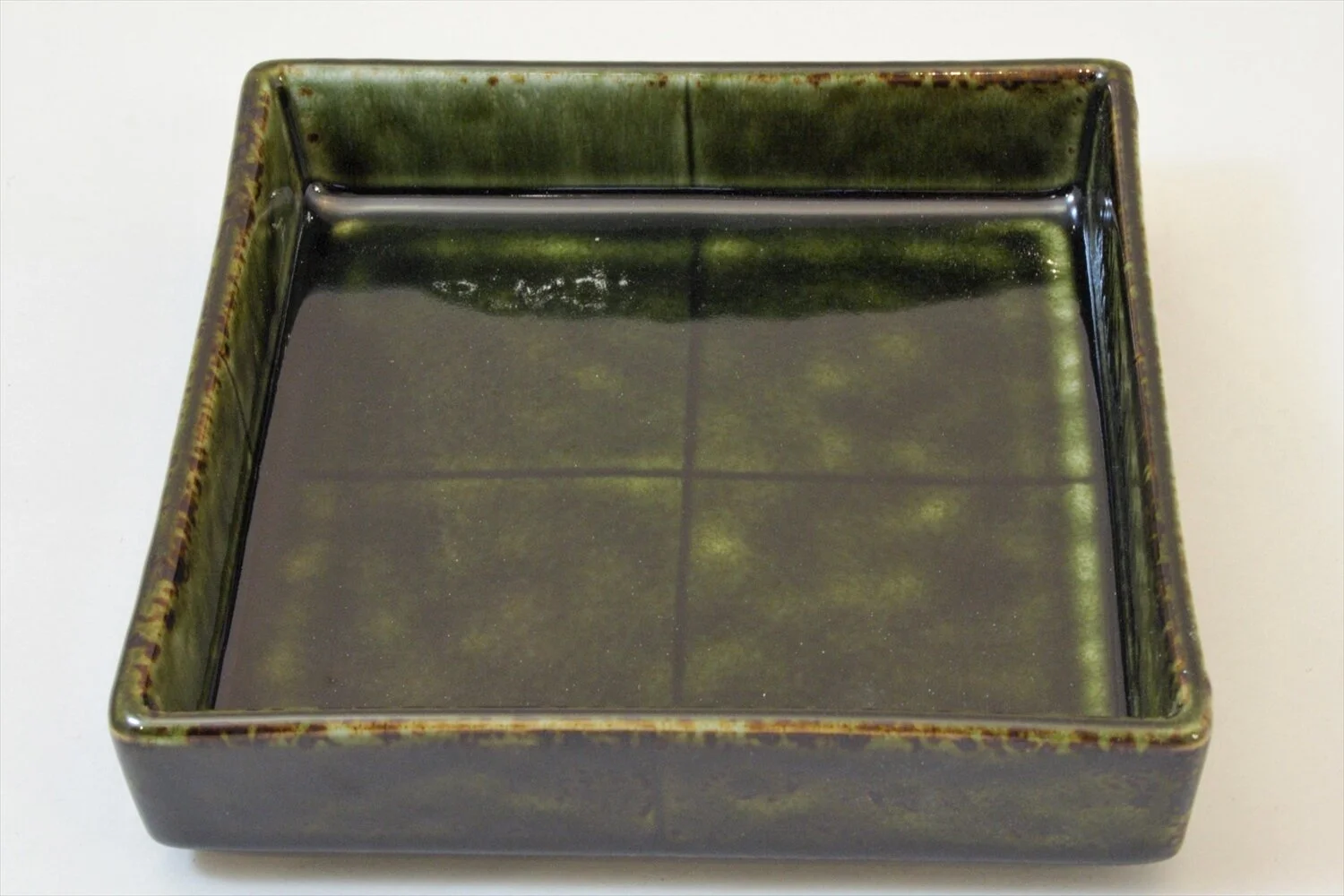 138-4101 Green flat square plate with rim