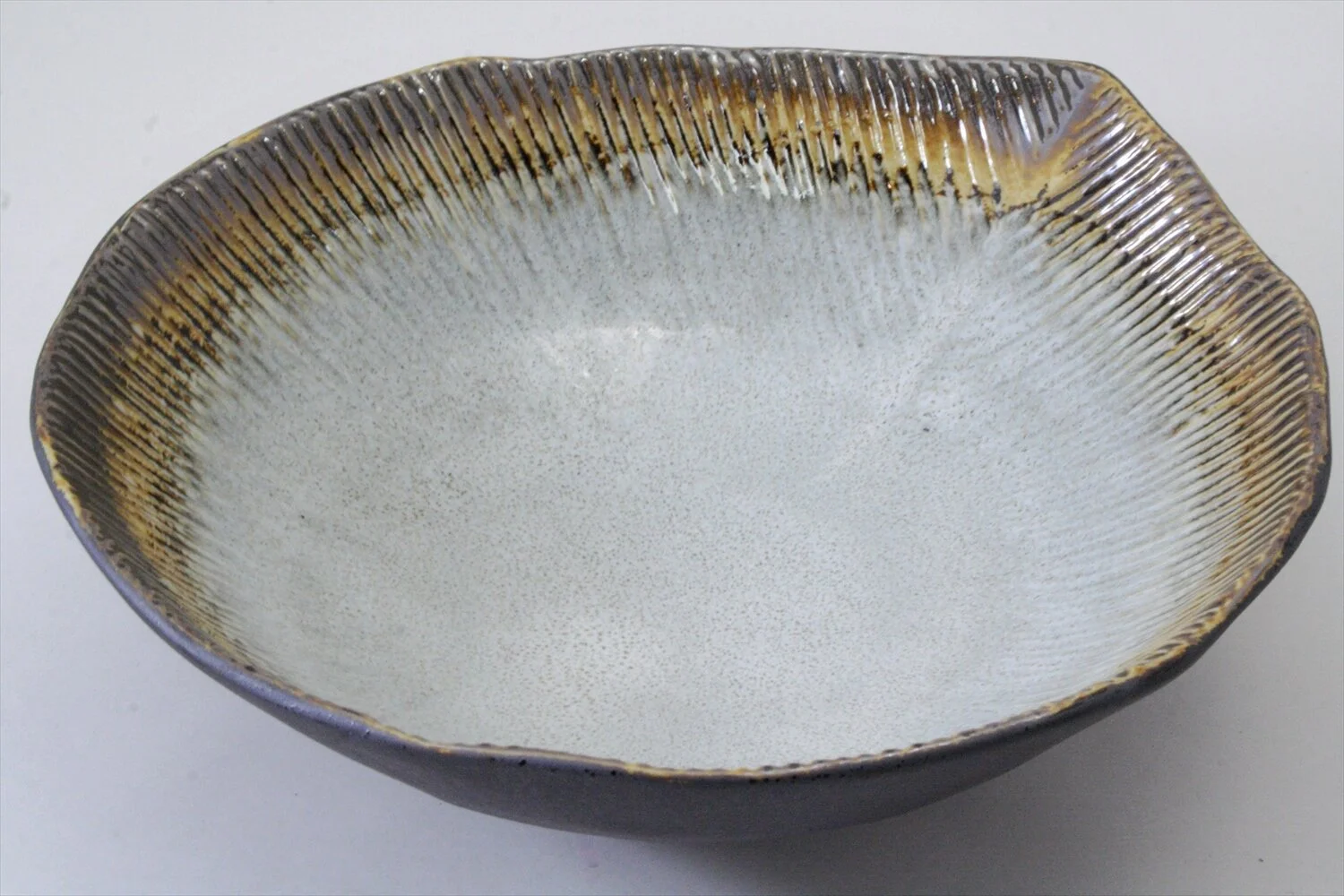 218-5797 Akane leaf shaped large bowl