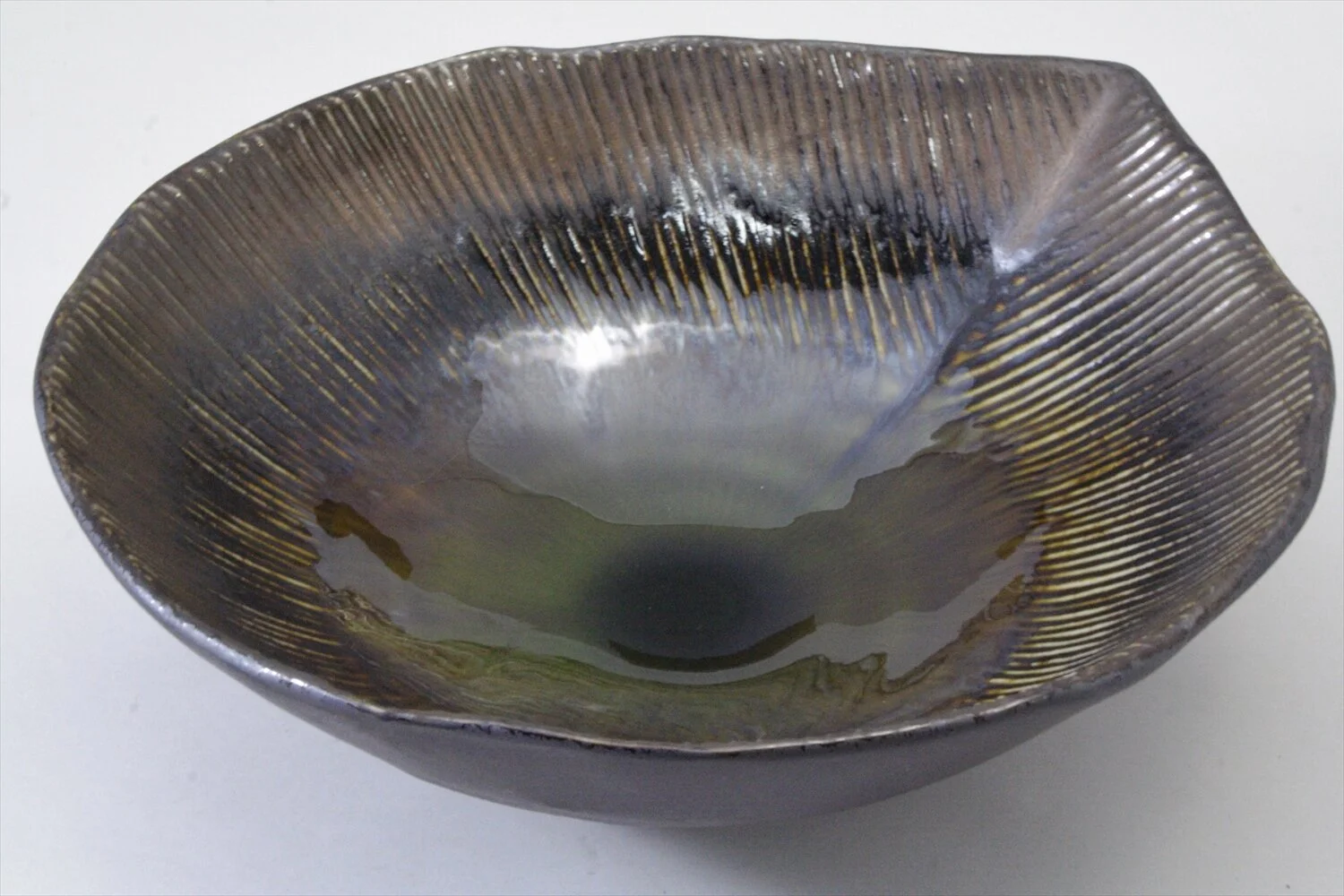218-5801 Green leaf shaped large bowl