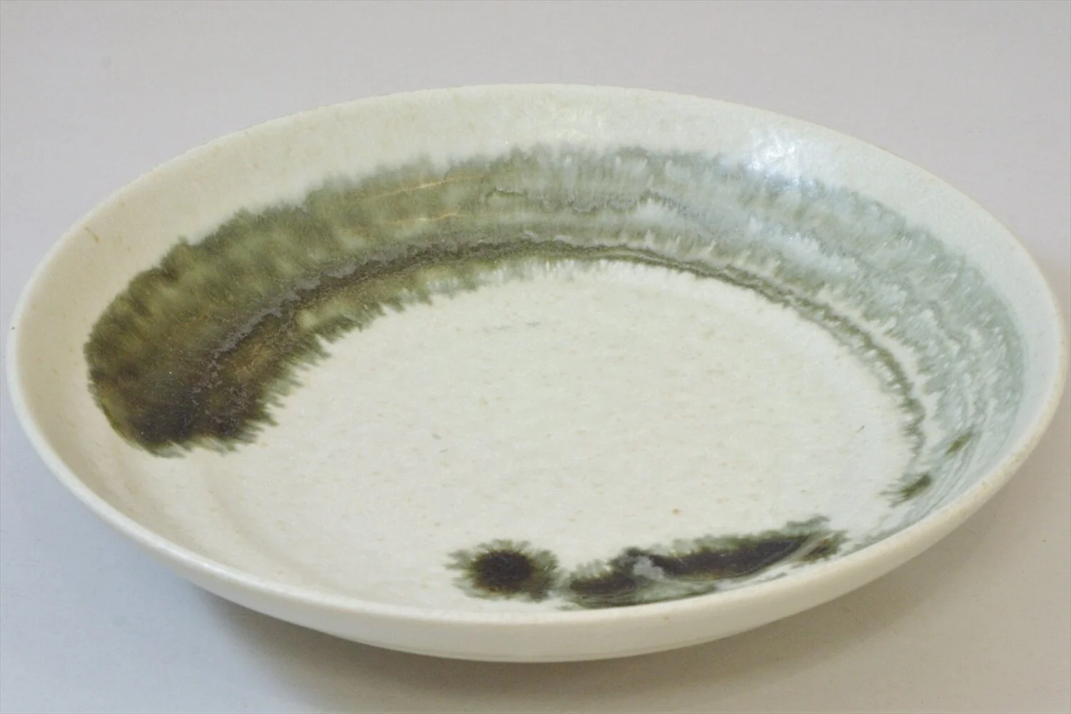 238-4139 Green line on off white shallow bowl