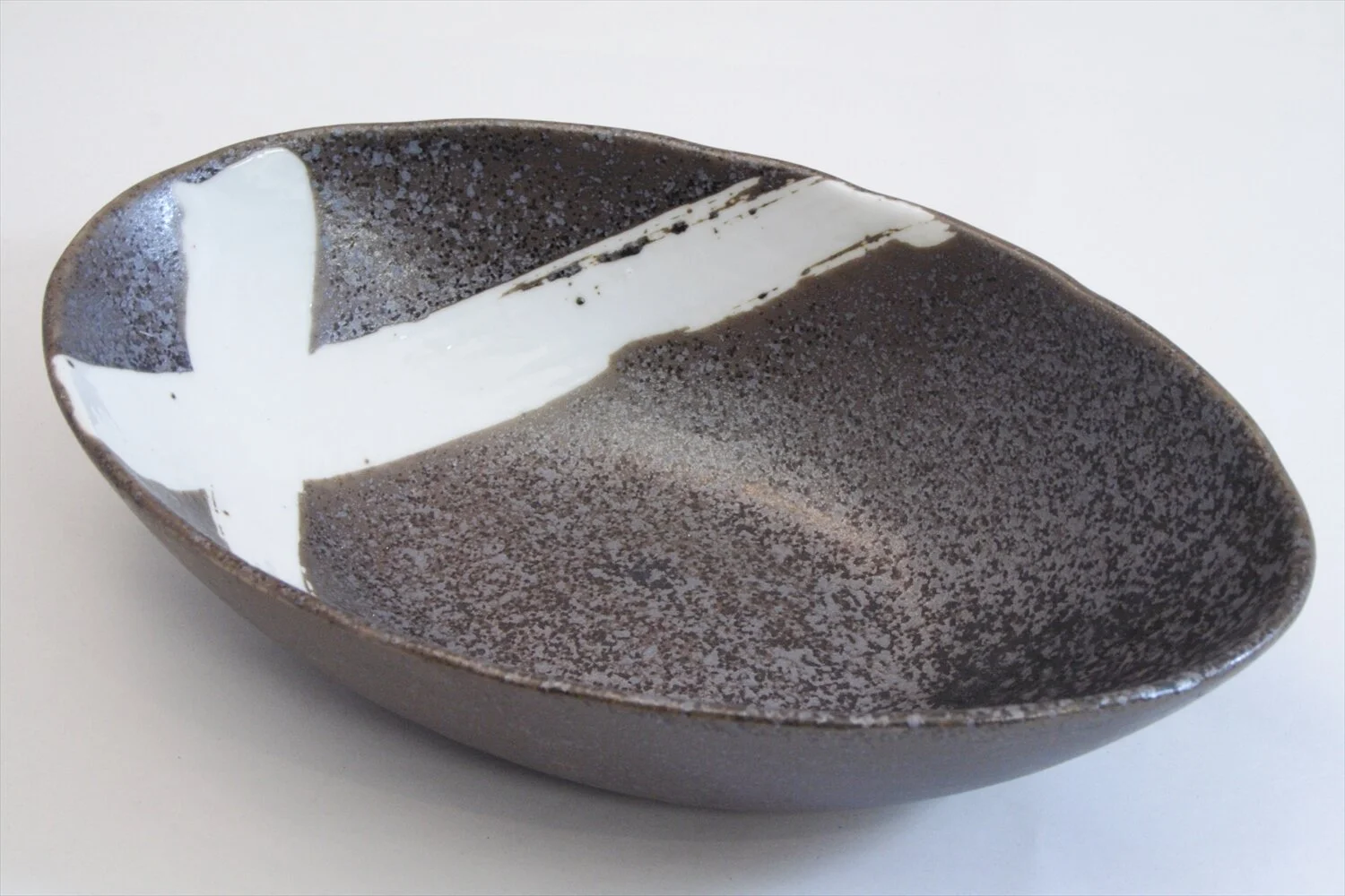 228-6211 White cross on mid black mid bowl