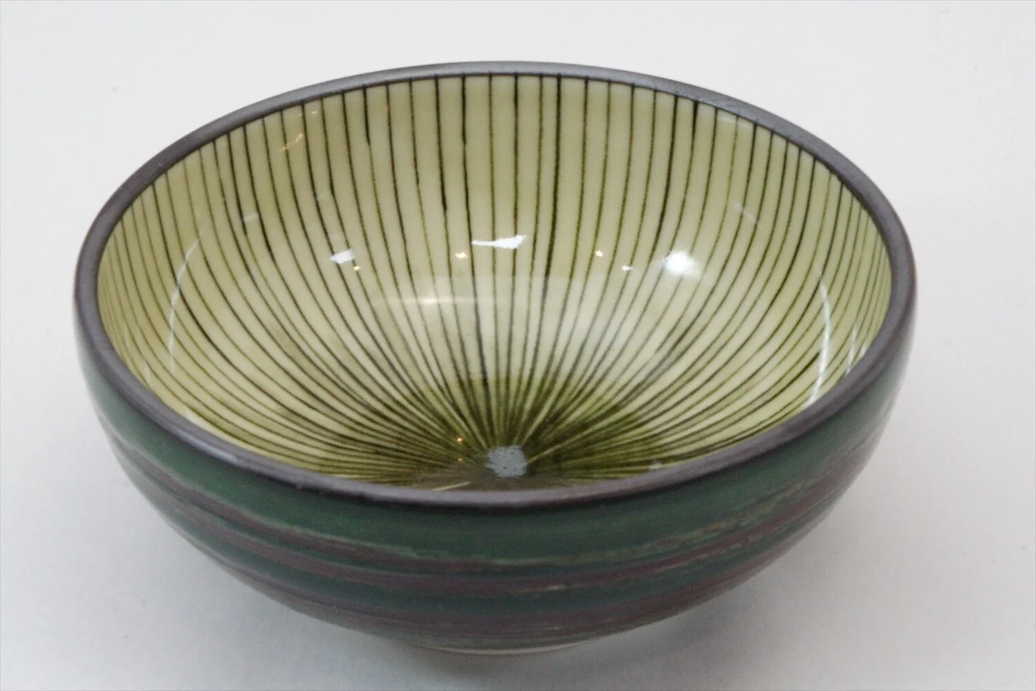268-4554 Stripes on green small bowl 11cm