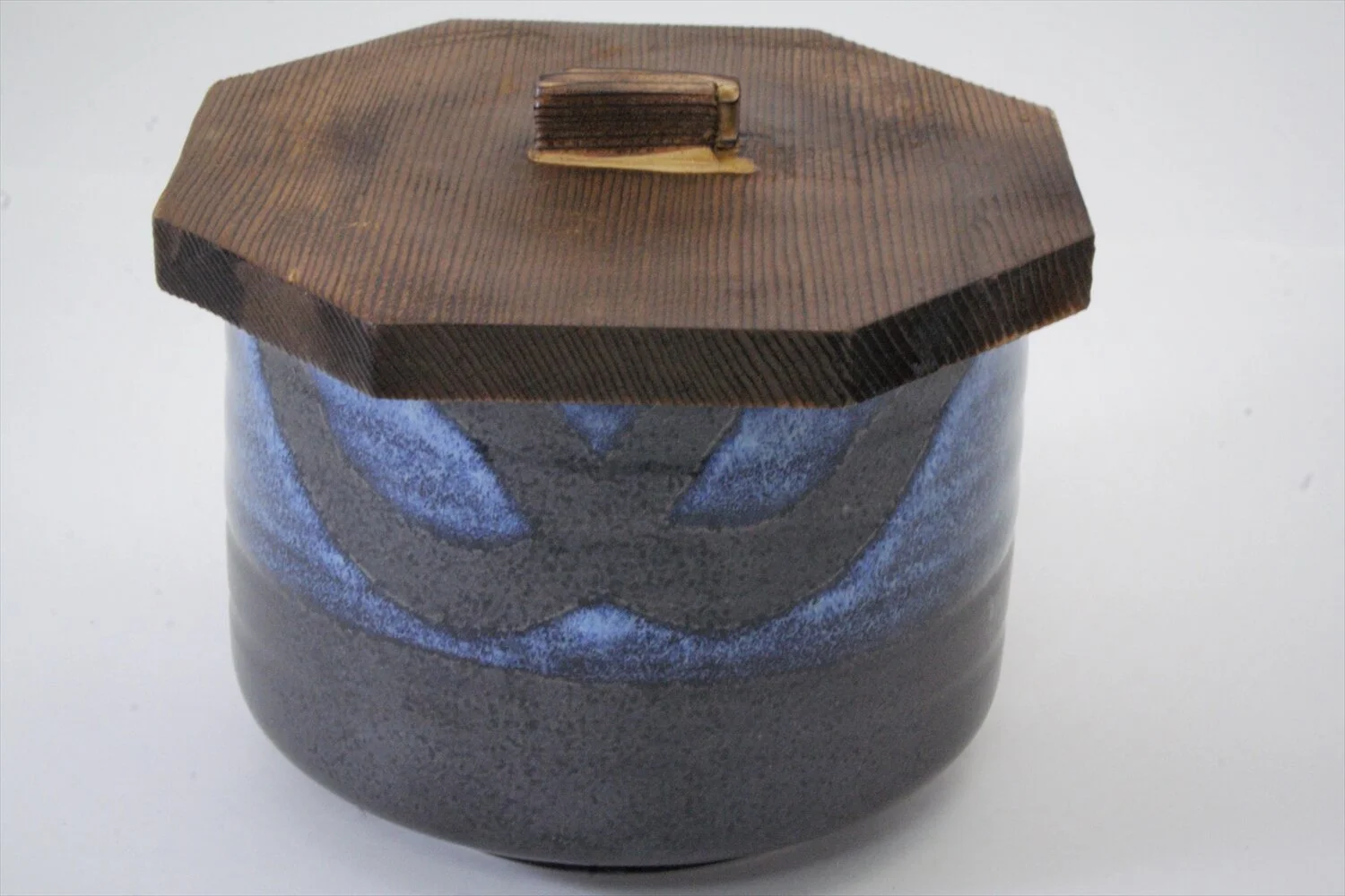 278-5738 Blue on black rice bowl with lid