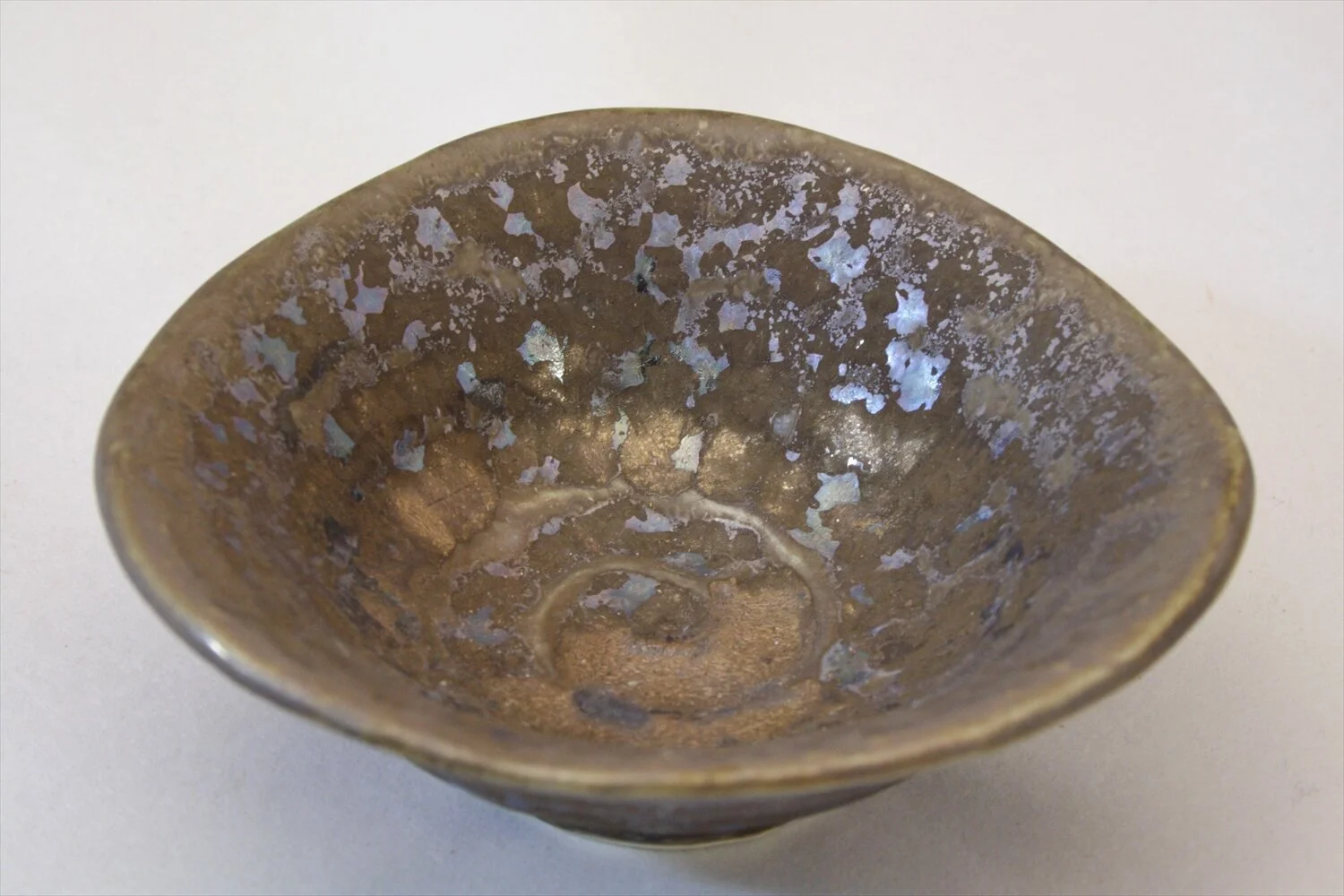 428-6169 Brown triangle sauce dish