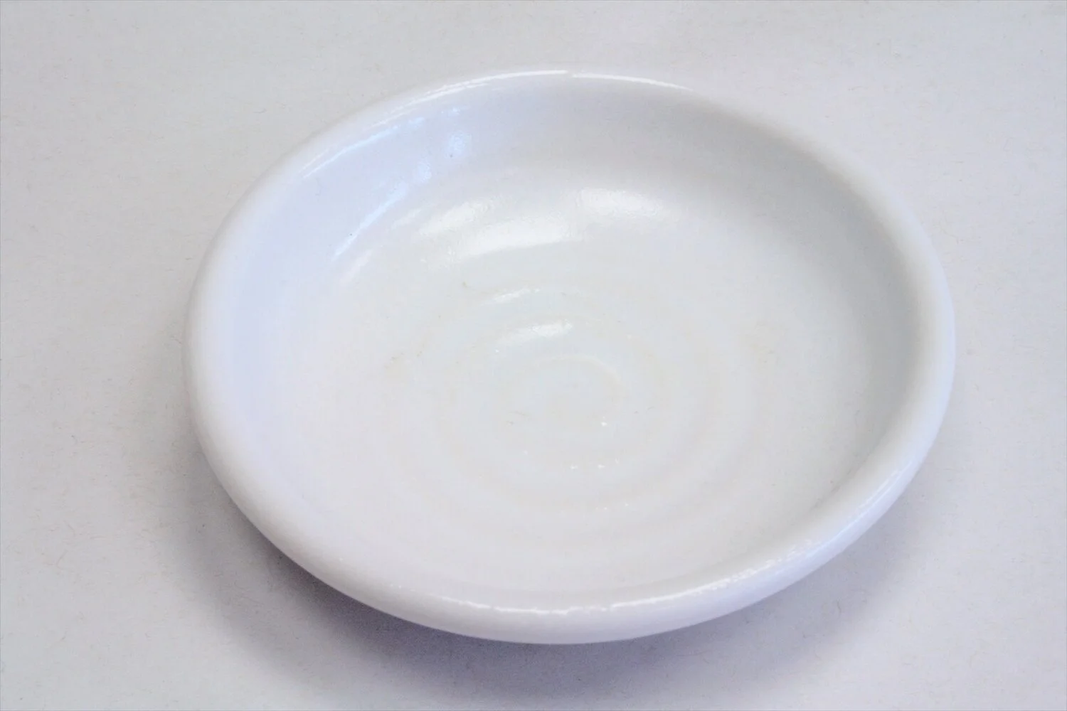 428-6099 White round sauce dish 8cm