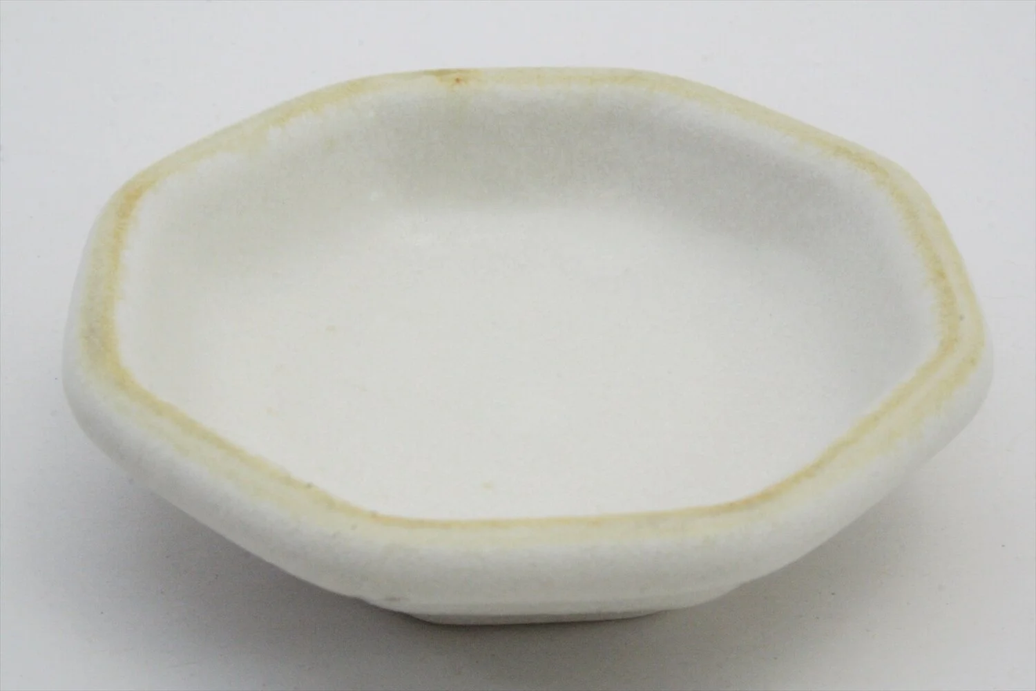 428-5669 Mat white octagonal sauce dish