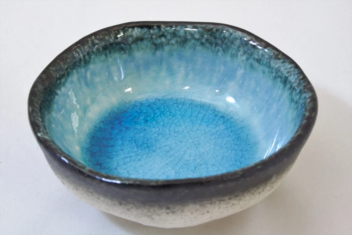 411-0138 Blue crackle-glaze round ramekin