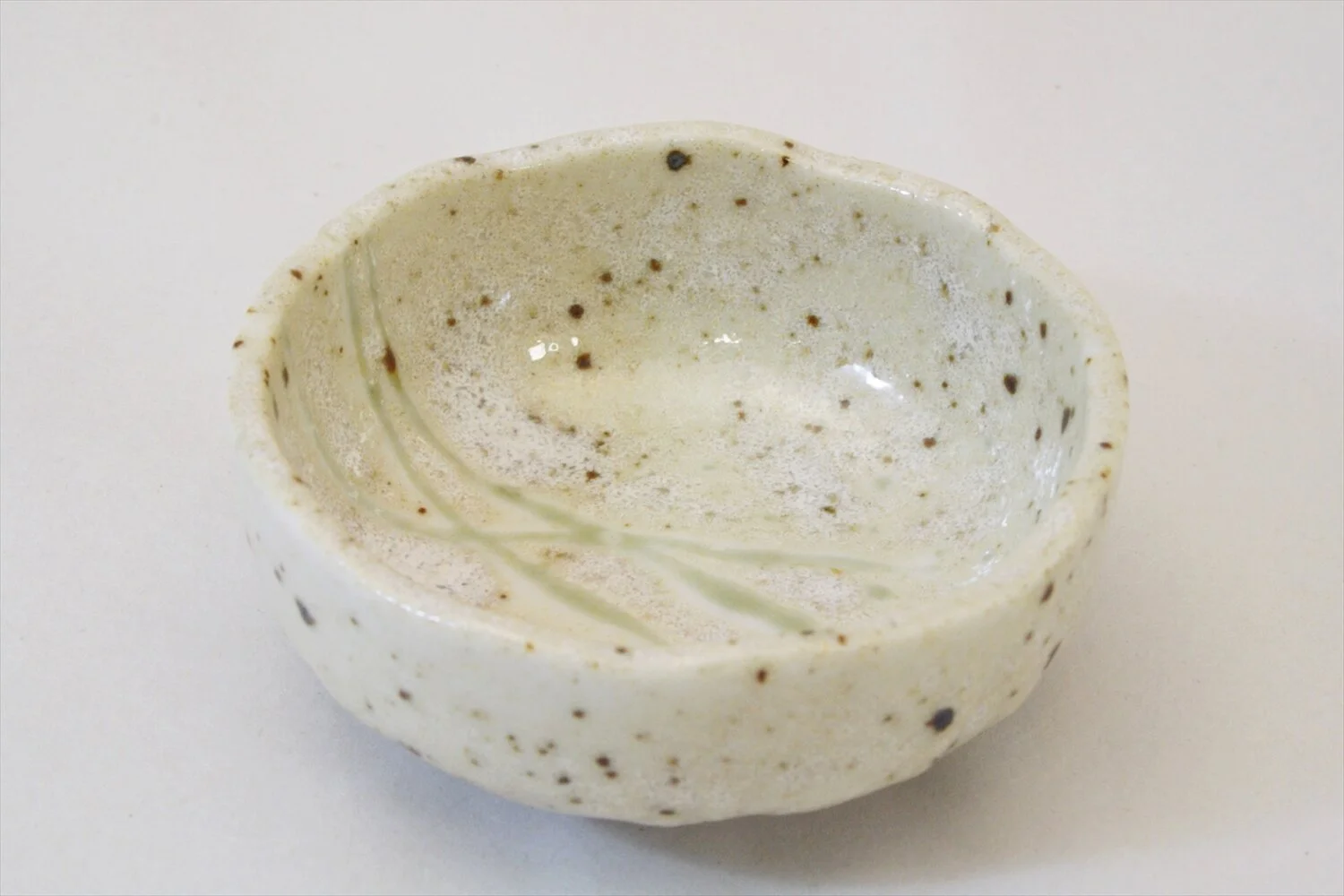 418-3323 Cream round ramekin