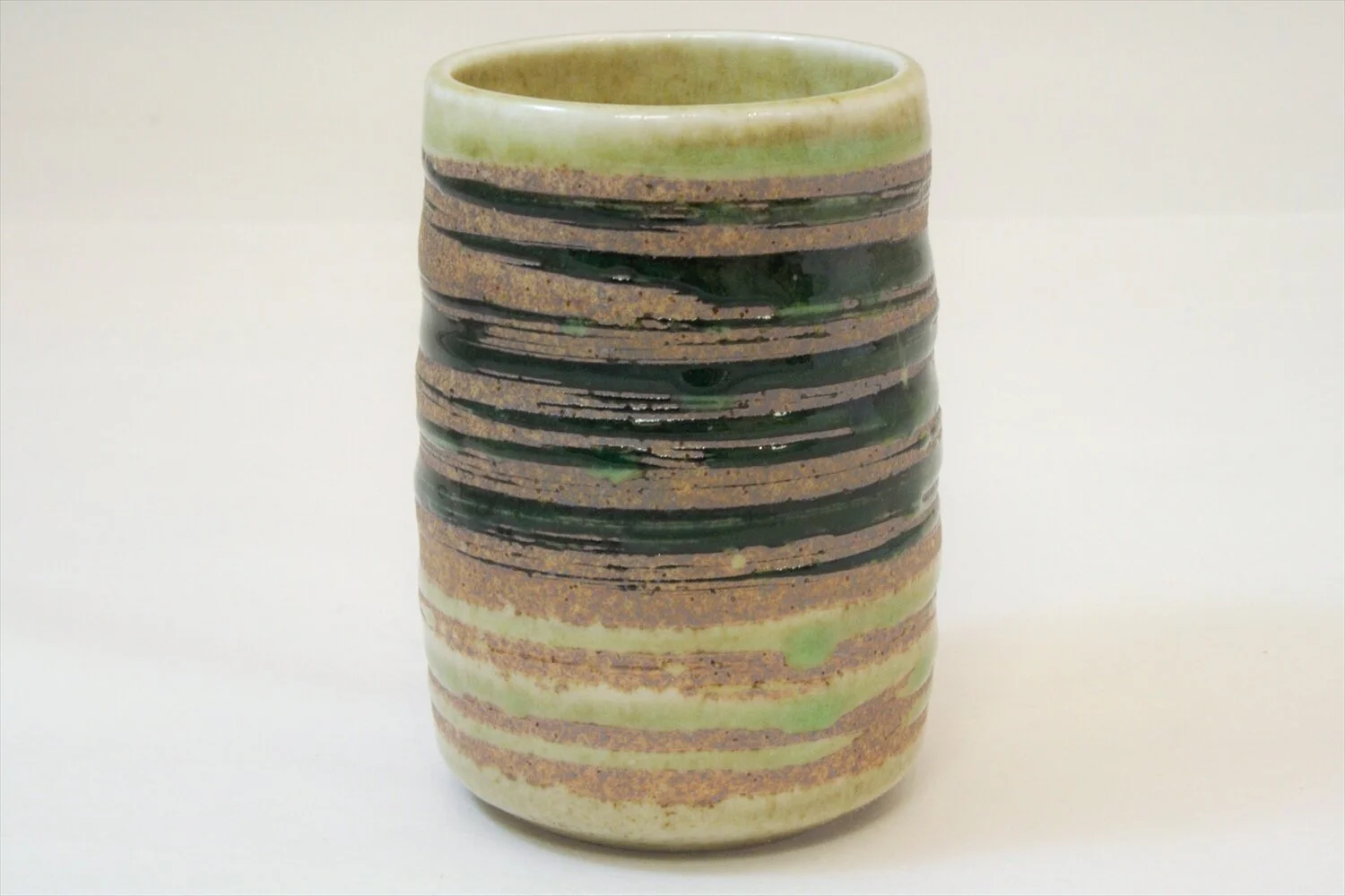 528-3909 Green scrolls tall tea cup