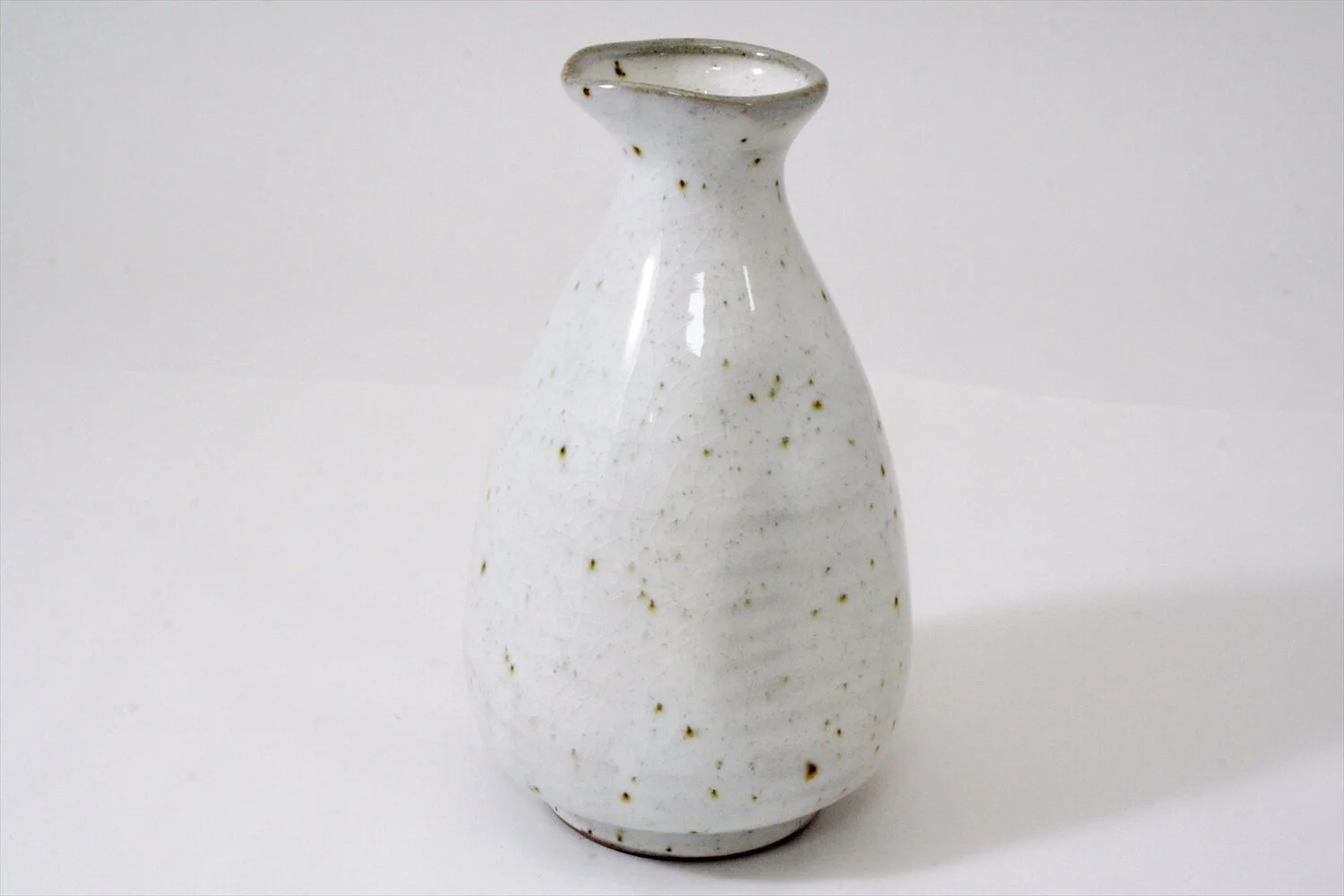 618-5253 White on grey clay sake carafe, Large