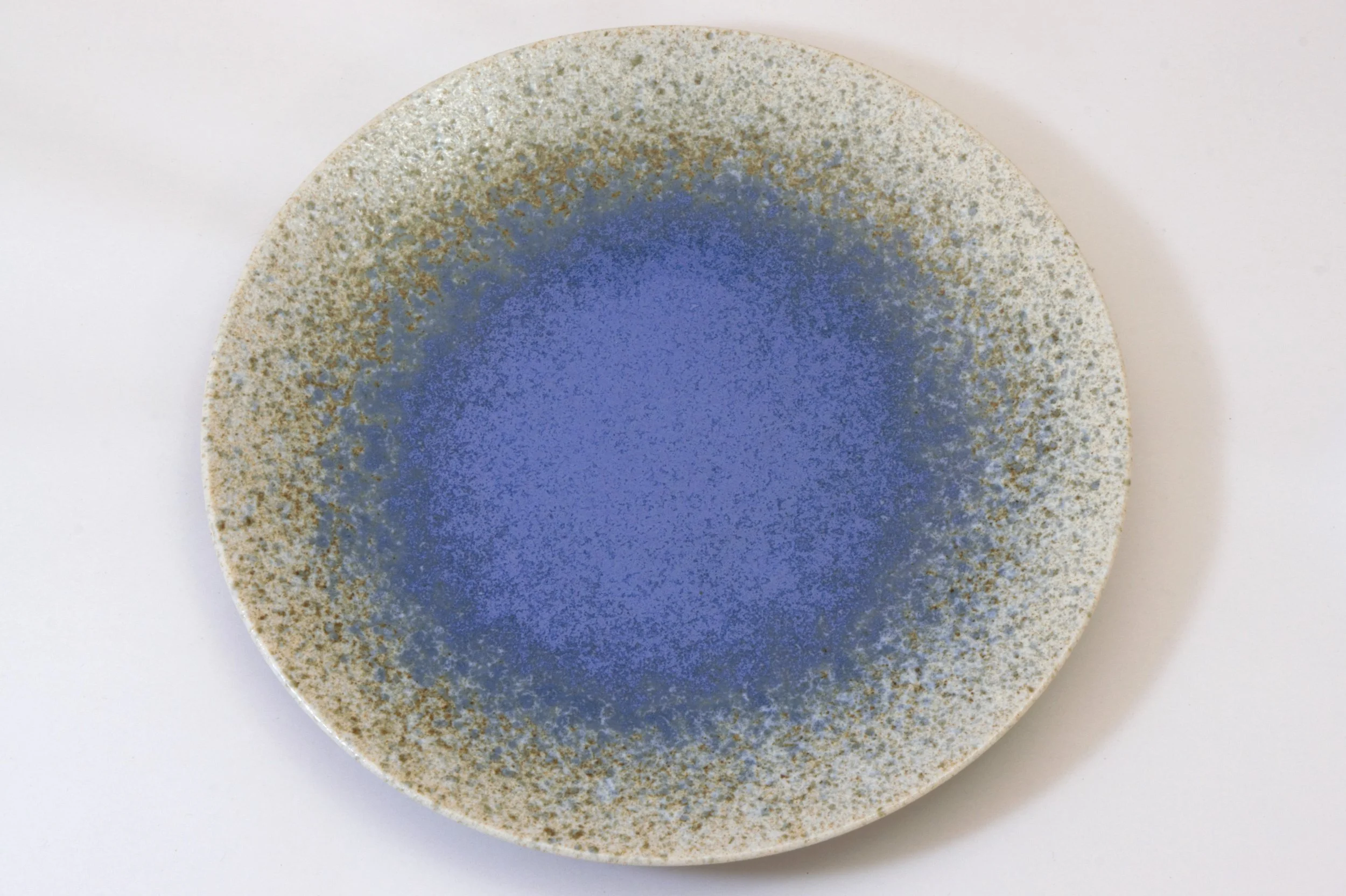 139-6703 Blue on white plate