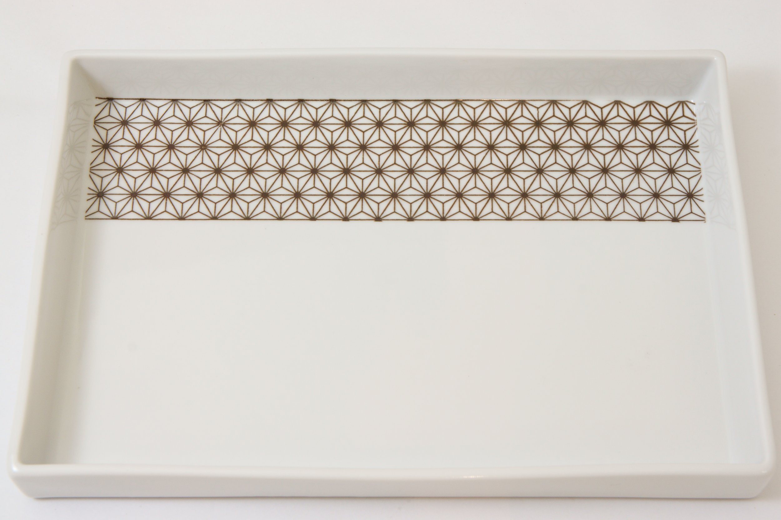 191-0469 Geometric hemp-leaf rec. plate with rim