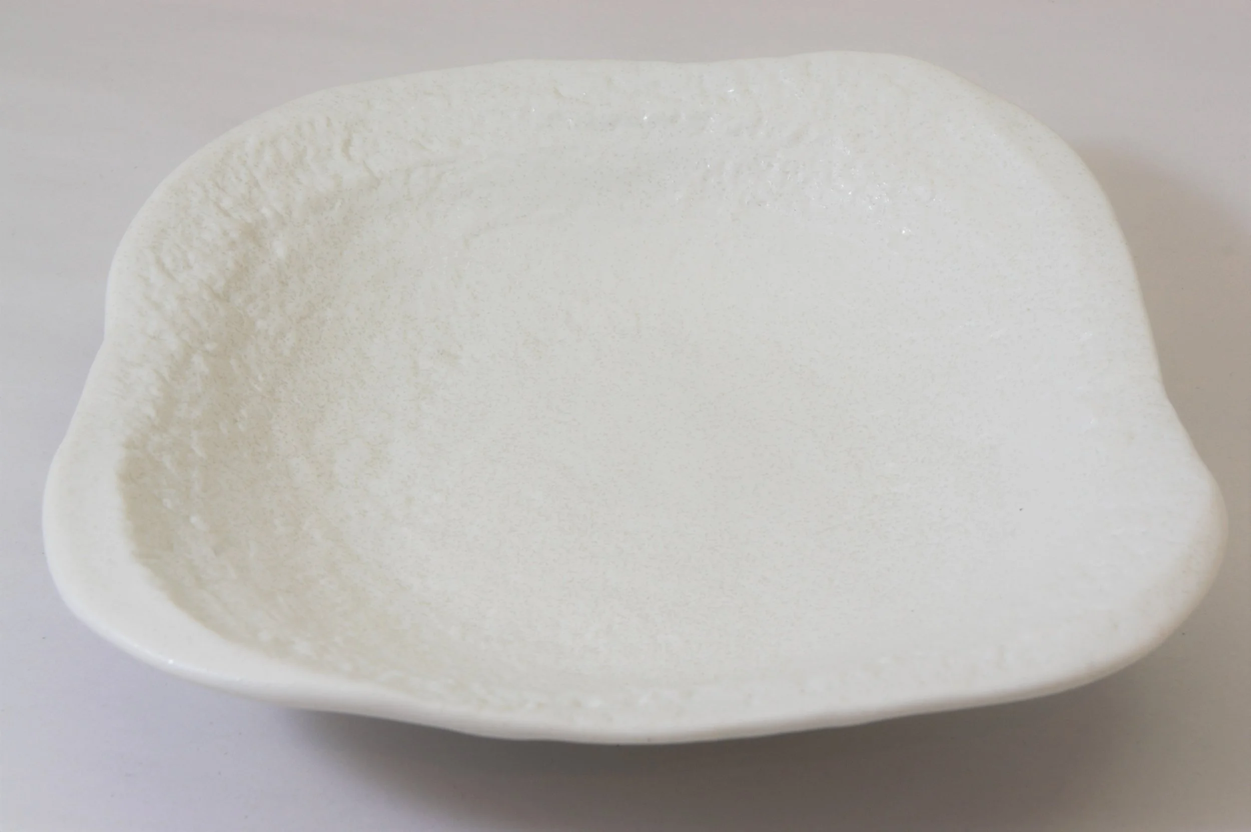 221-0442 White Sq. shallow bowl