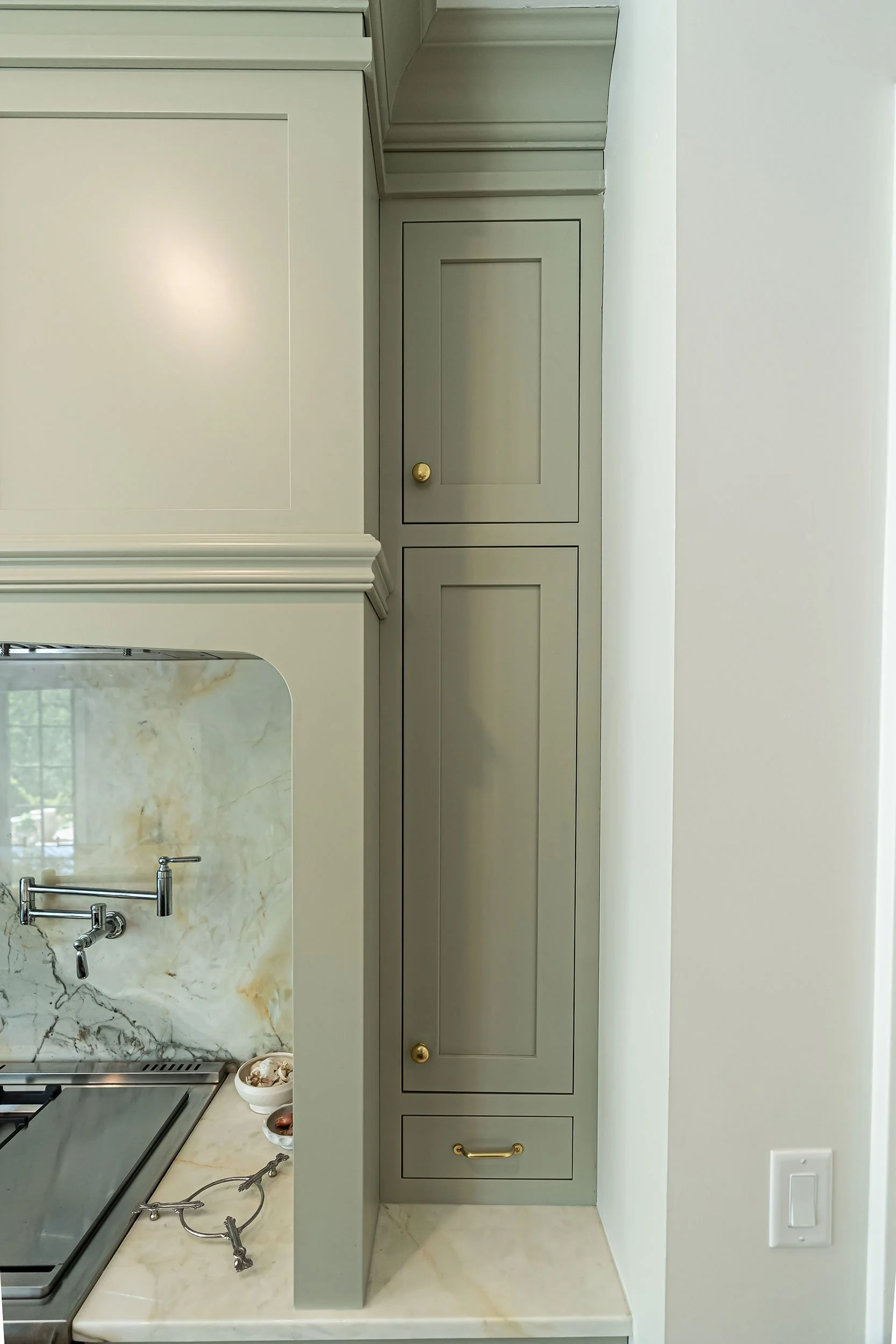 The-English-Manor-Custom-Cabinetry-013.jpg