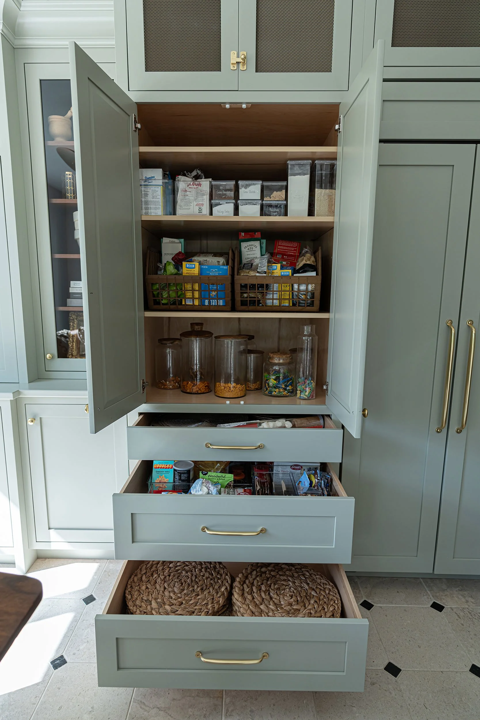 The-English-Manor-Custom-Cabinetry-021.jpg