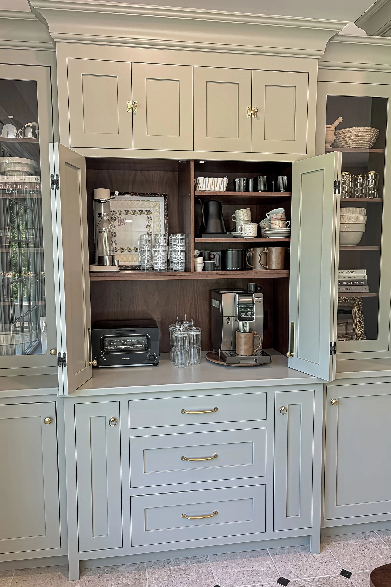 The-English-Manor-Custom-Cabinetry-001.jpg
