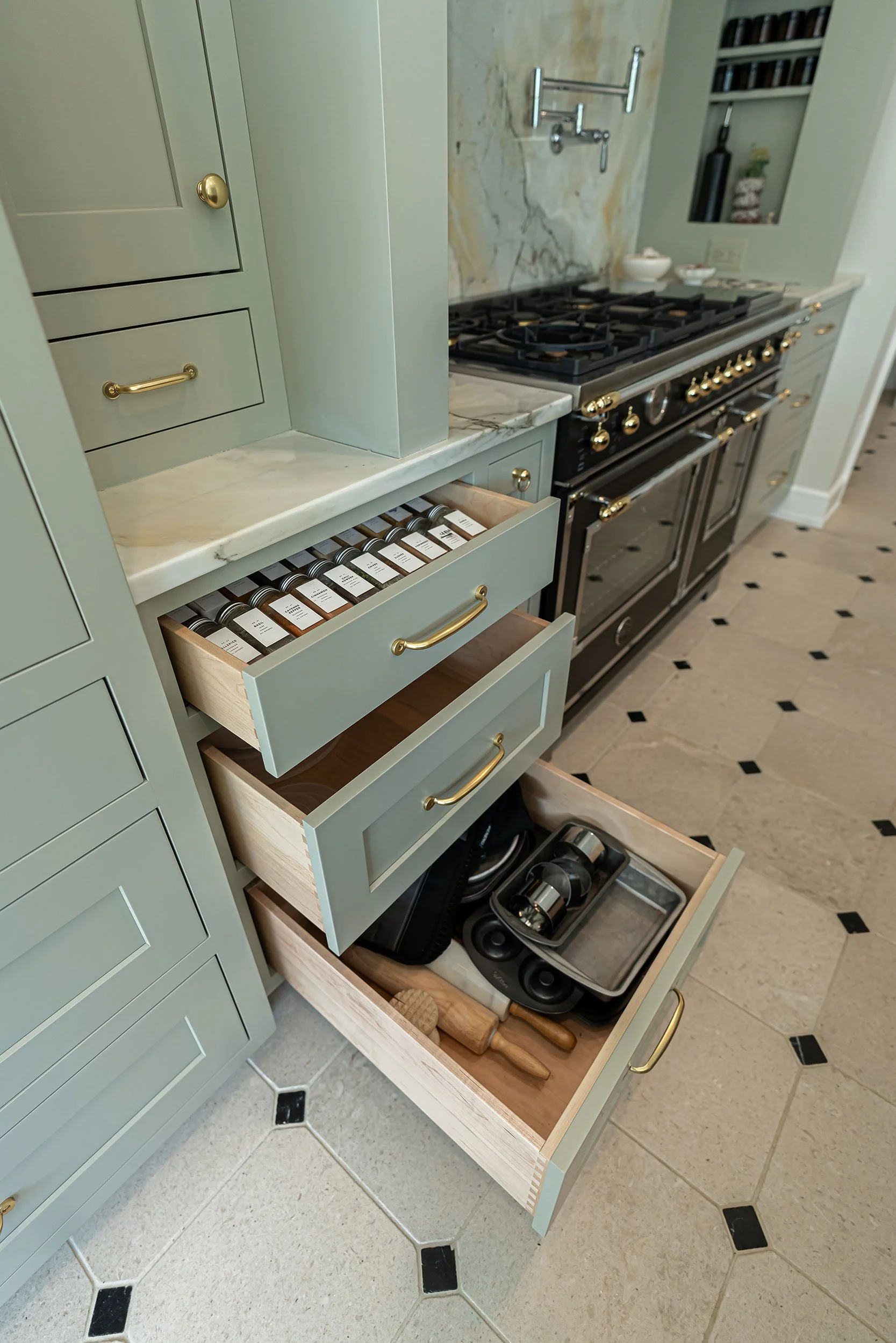 The-English-Manor-Custom-Cabinetry-015.jpg
