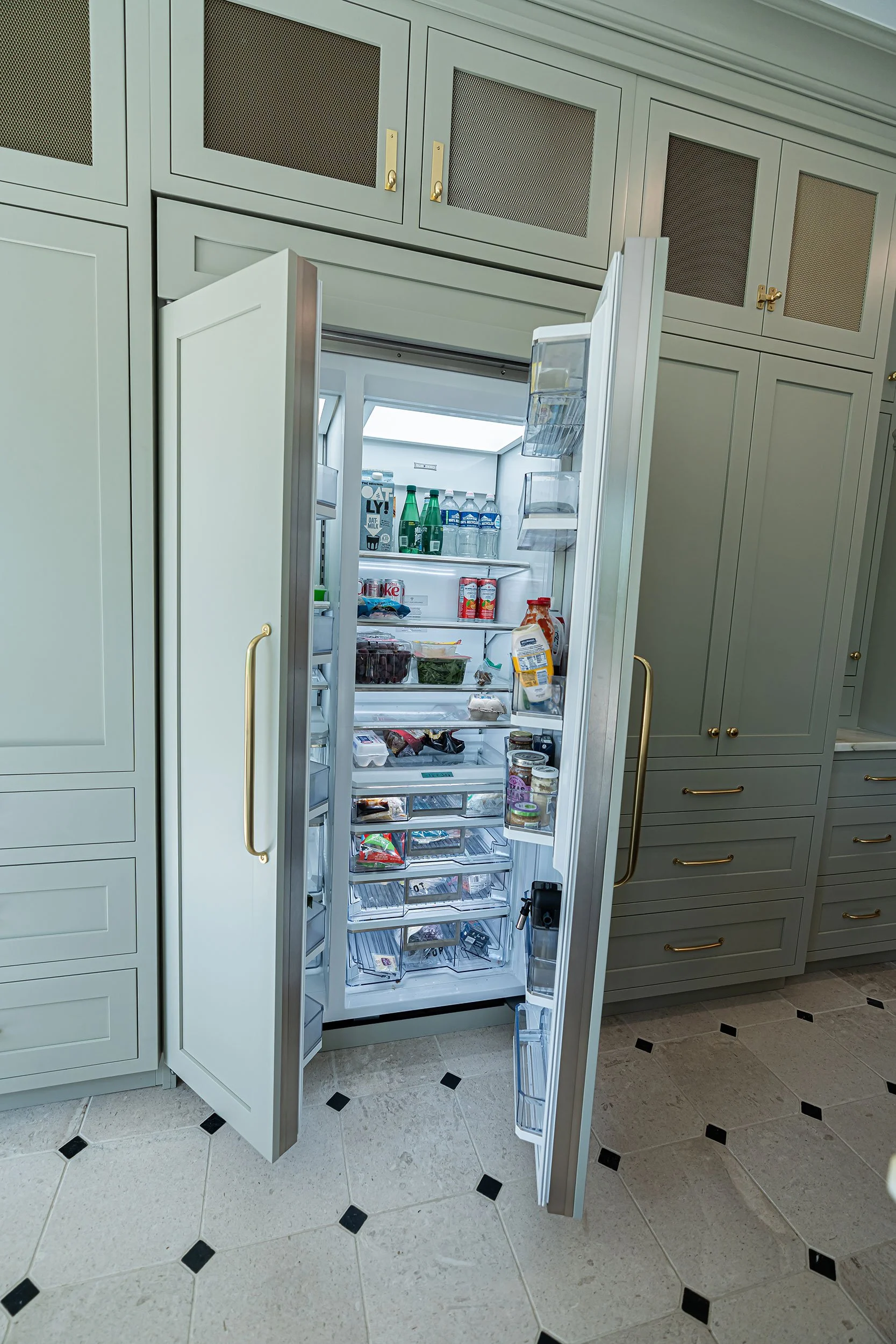 The-English-Manor-Custom-Cabinetry-019.jpg