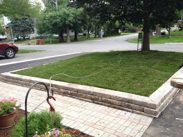 862 maplewood outside.jpg