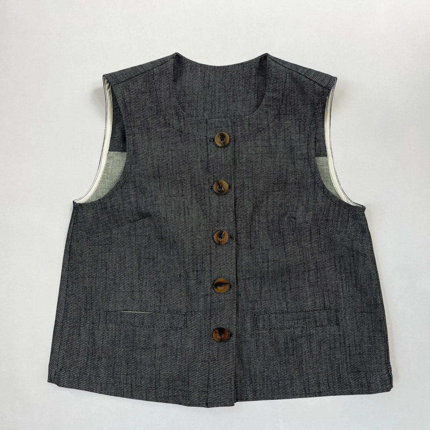 elova-top-flat-front-01.jpg