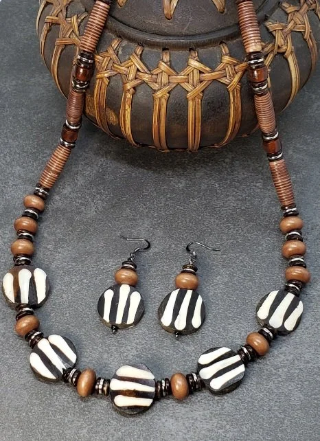 Ethnic Inspired: Brown/Black Long Necklace Set