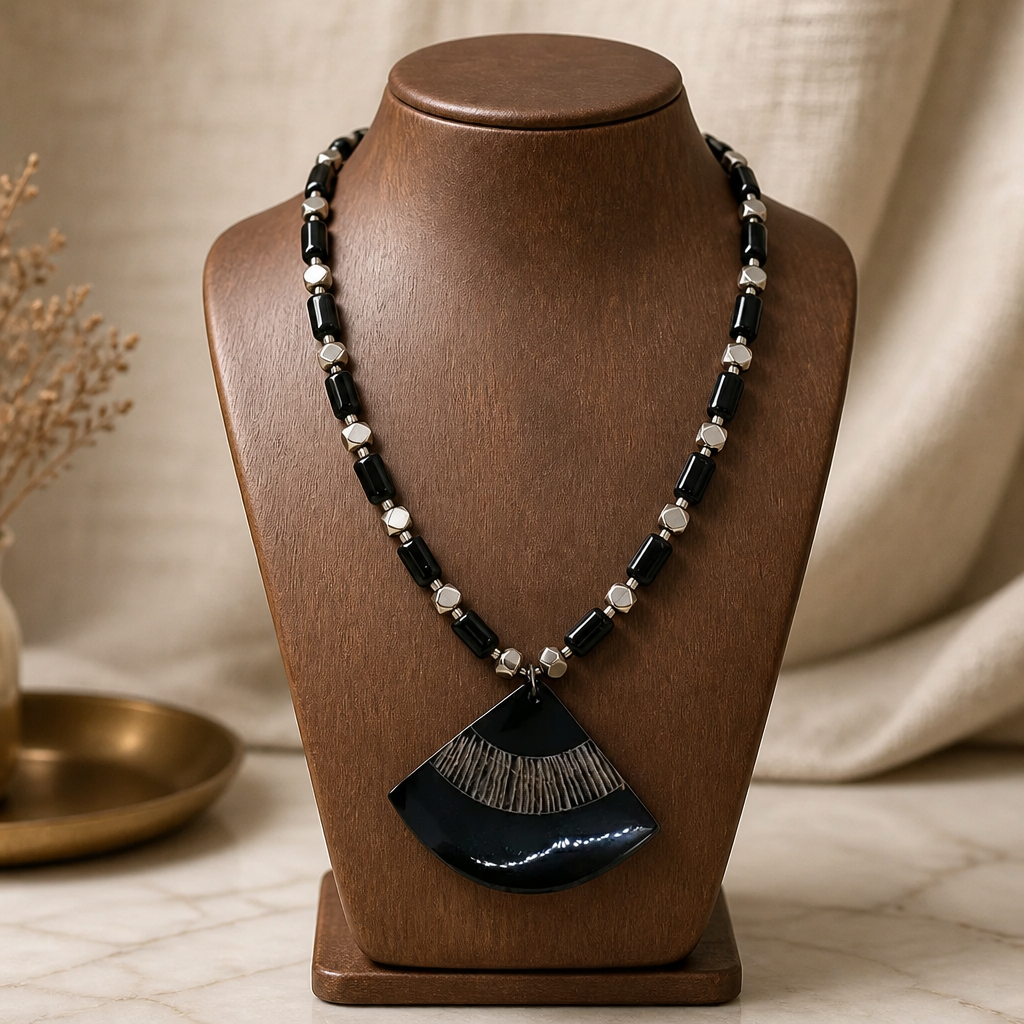 India Horn/Silver Cube Necklace