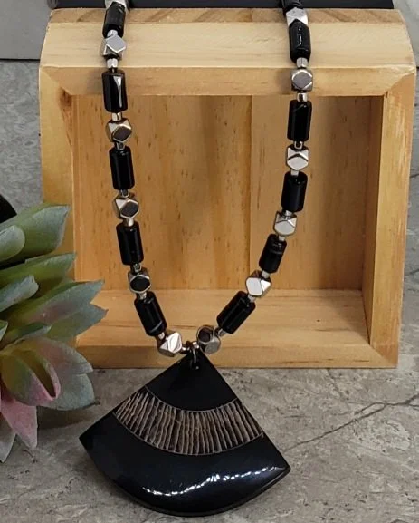 India Horn/Silver Cube Necklace