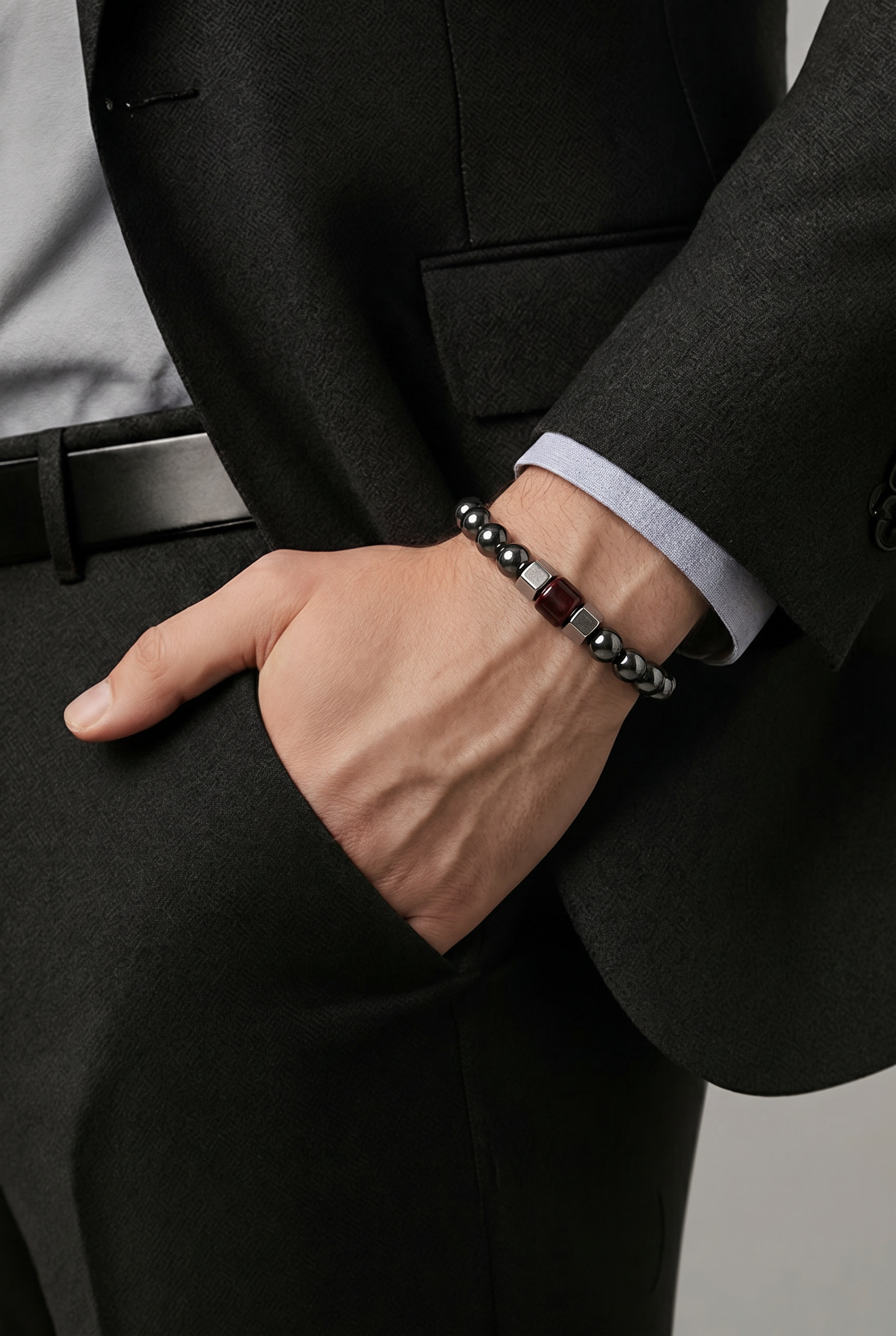 mens_hematitebracelet[1].png