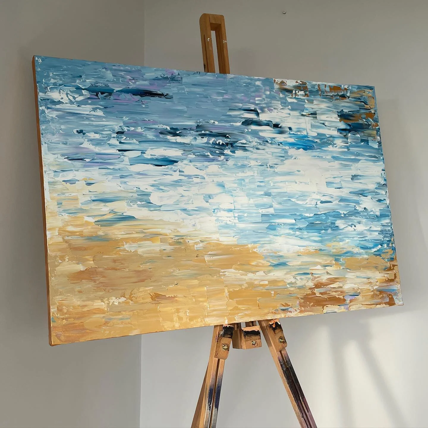 It&rsquo;s time for the New Canvas Launch! 

This is a big moment for Ginger Chicken Design! Go and have a look at the new canvases on the website 😄 I hope you love them ☀️ 

This canvas is called &lsquo;Dreaming Of The Beach&rsquo; and is my abstra