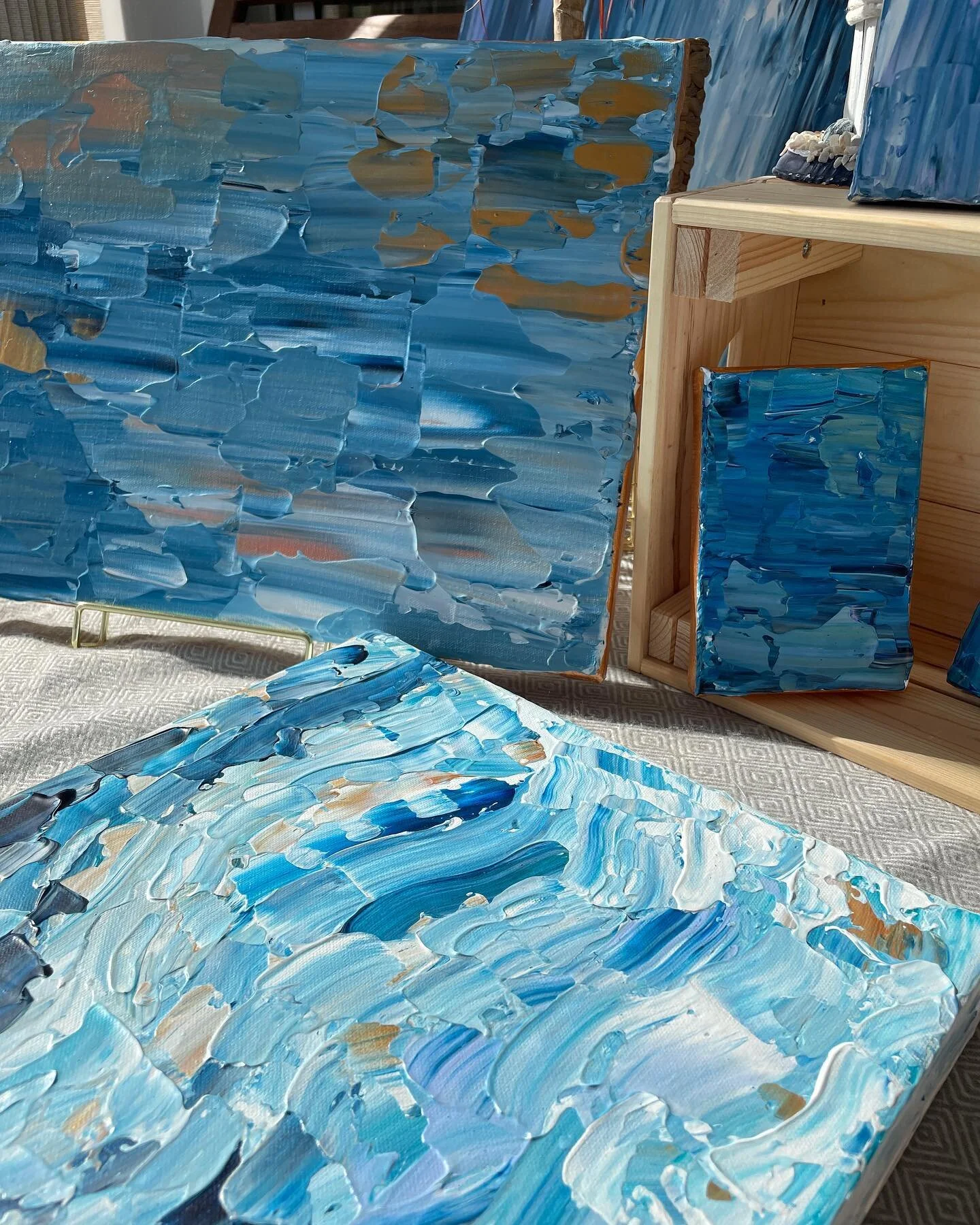 What a lovely sunny weekend! I spent most of my time out in the garden with my new plants enjoying the weather 💐❤️ 

Is there anything better than eating meals outside? ☀️