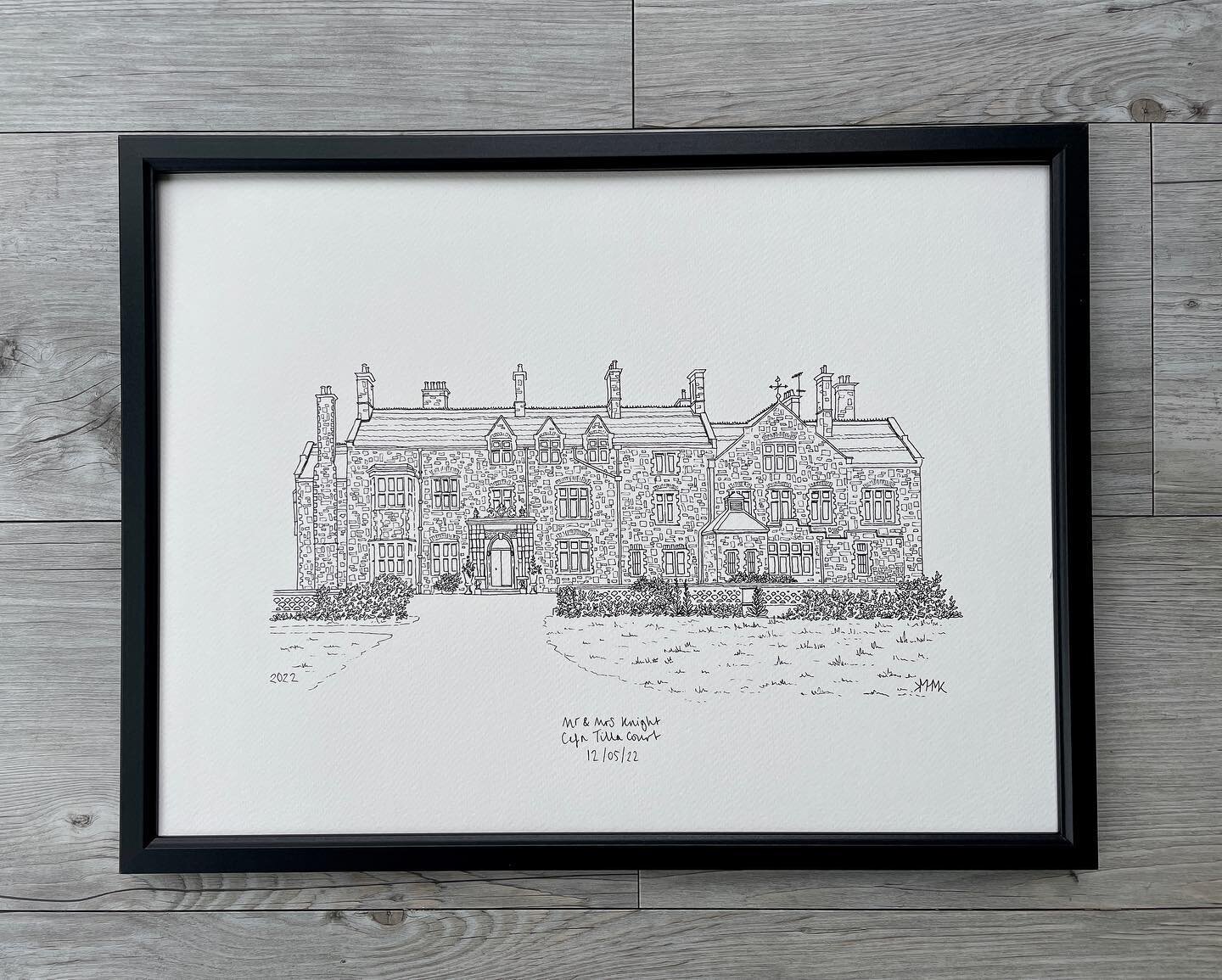 Commission are so lovely, this was a wedding gift! 

This drawing took a lot of time and I just lost myself in it. I got very carried away with the details! 🤍🫶