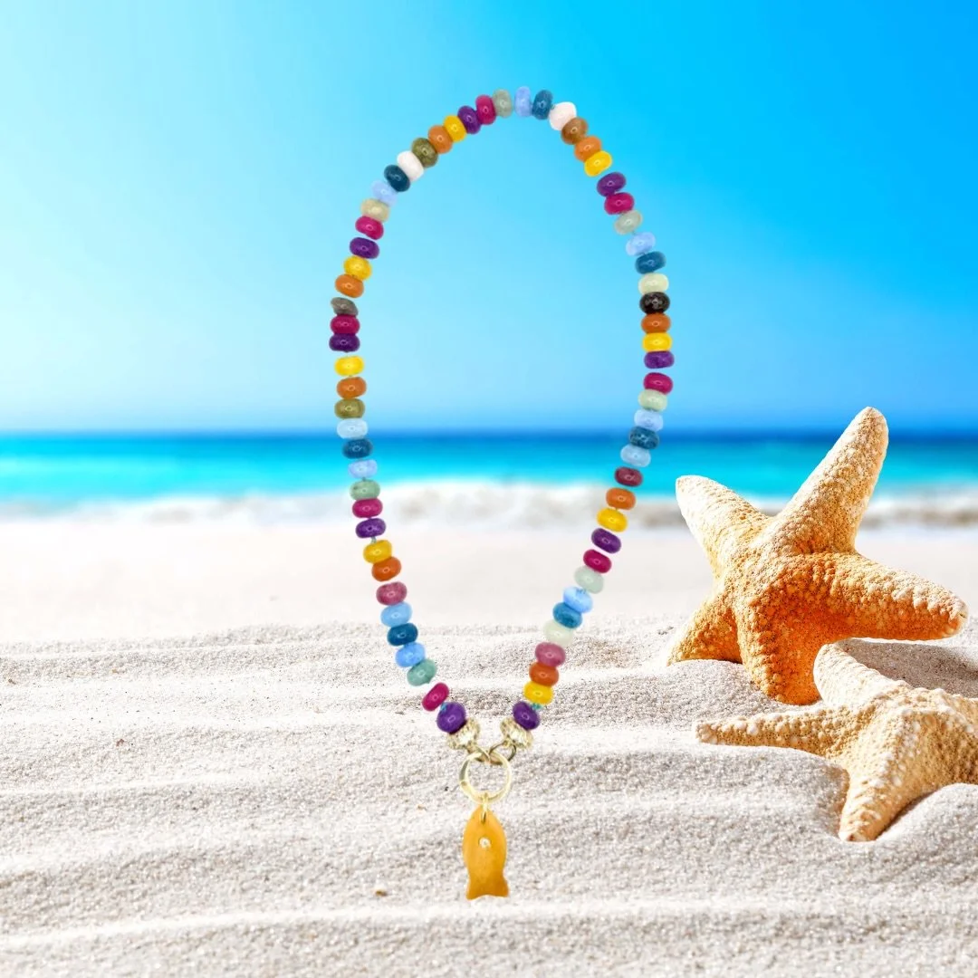 Chasing sunshine, one piece at a time ☀️
Our Ocean Path agate necklace is the perfect finish to your Saturday style. Available in Yellow and green agate, amethyst, sodalite, tiger eye, and clear quartz fish pendants. 
Shop before it&rsquo;s gone.

Lu