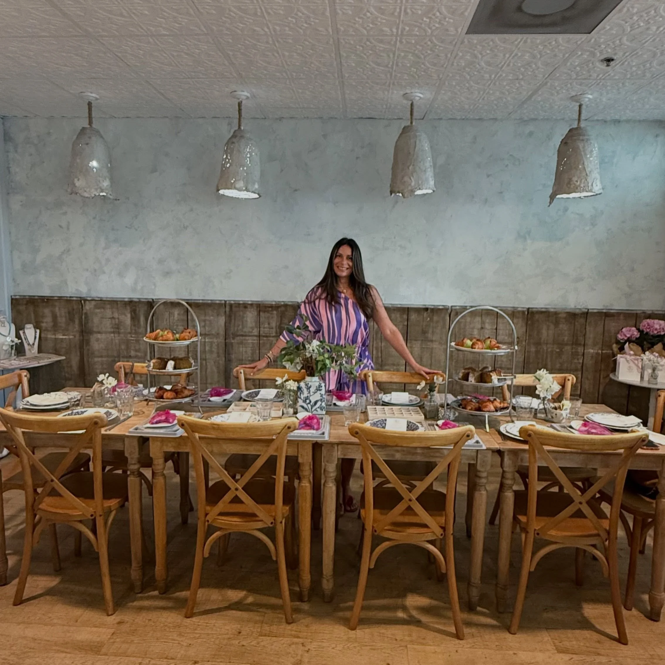 SVDITTOJEWELRY Mother&rsquo;s Day Jewelry Trunk Show 💎💐
Feeling so grateful 💛✨🙌🏻
Thank you to all my amazing friends who joined me for my very first Mother&rsquo;s Day jewelry workshop. It was such a beautiful experience sharing creativity, love