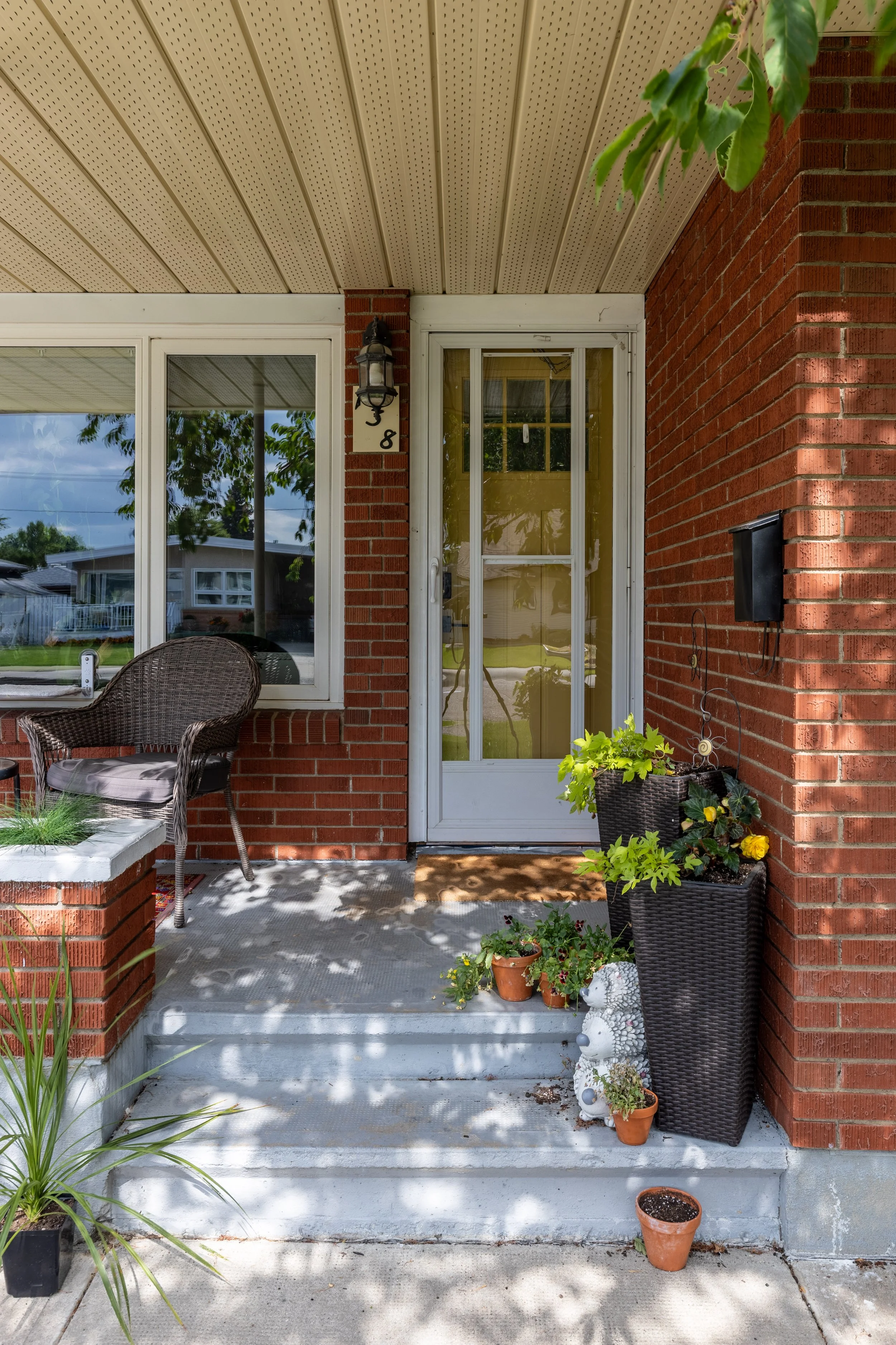 138 Cochrane Dr NW-6.jpg