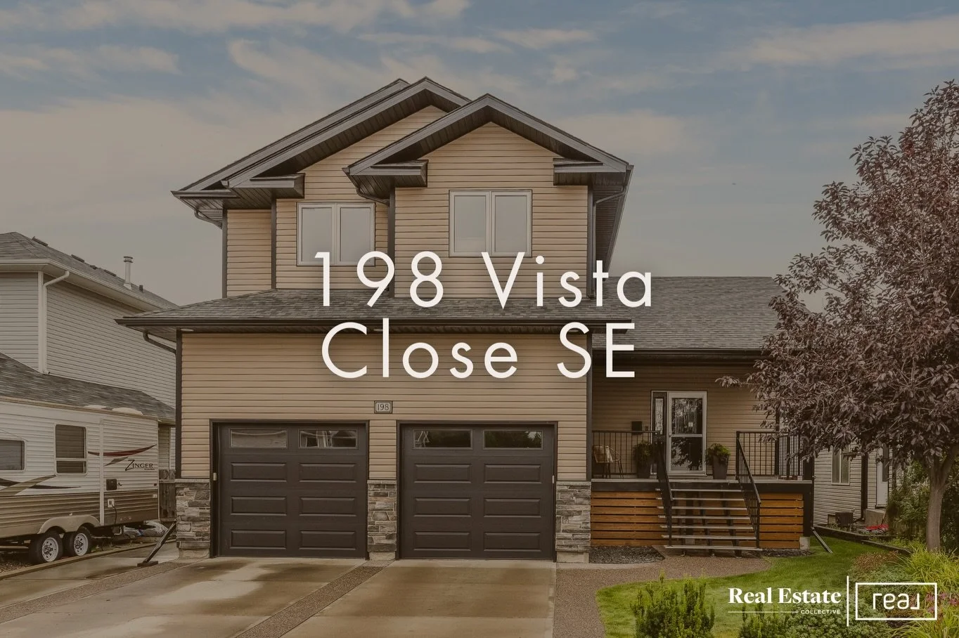Welcome to this beautifully updated 4-bedroom, 3.5-bathroom two-storey walkout, offering spacious living areas and plenty of room for the whole family. Enjoy vaulted ceilings, hardwood floors, a gas fireplace, and a large kitchen with granite counter